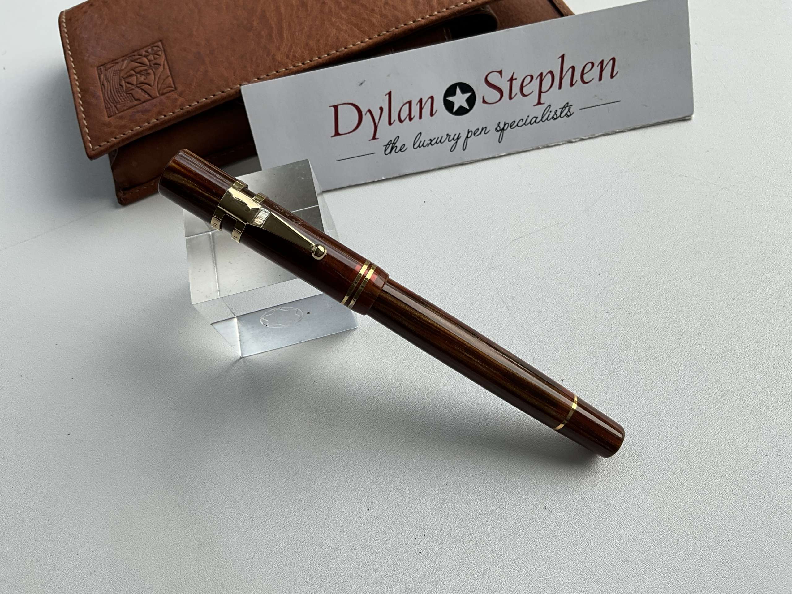 Visconti Caravel Pinta Brown Celluloid Limited Edition fountain pen + 3 pen pouch - Image 5