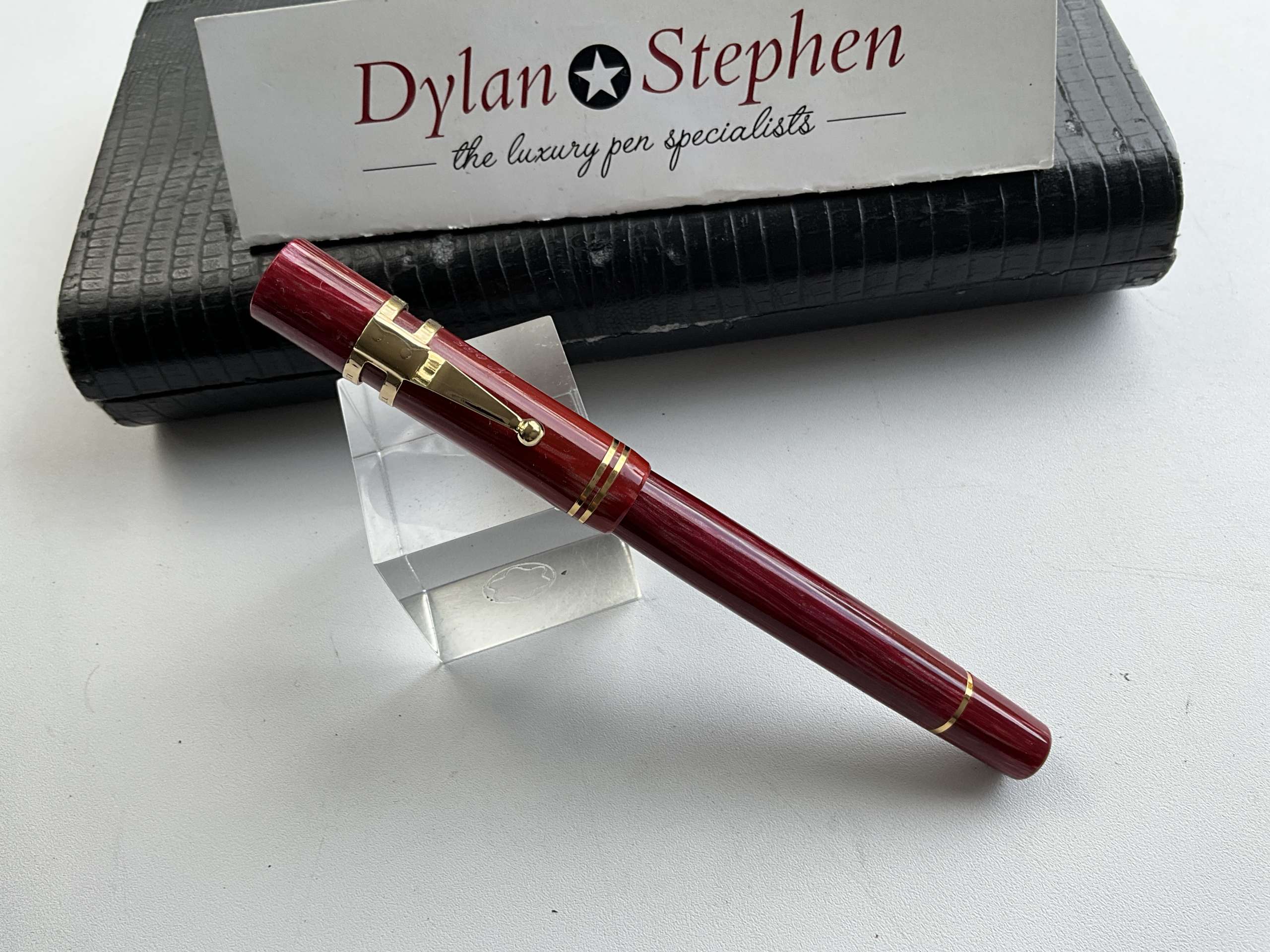 Visconti Caravel Red Celluloid Limited Edition fountain pen - Image 5