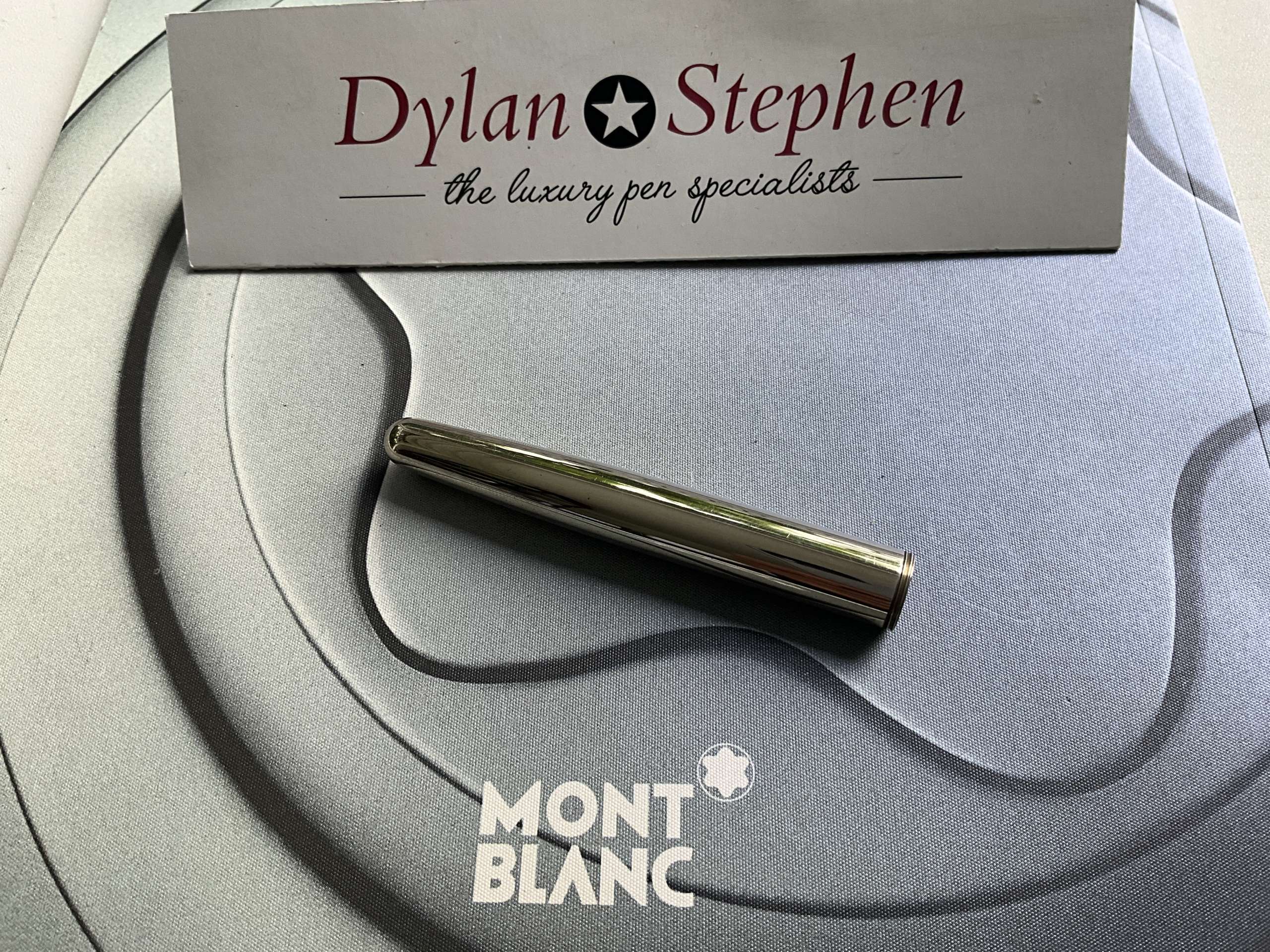 Montblanc Meisterstuck Classique 144 Solitaire Silver fountain pen barrel section