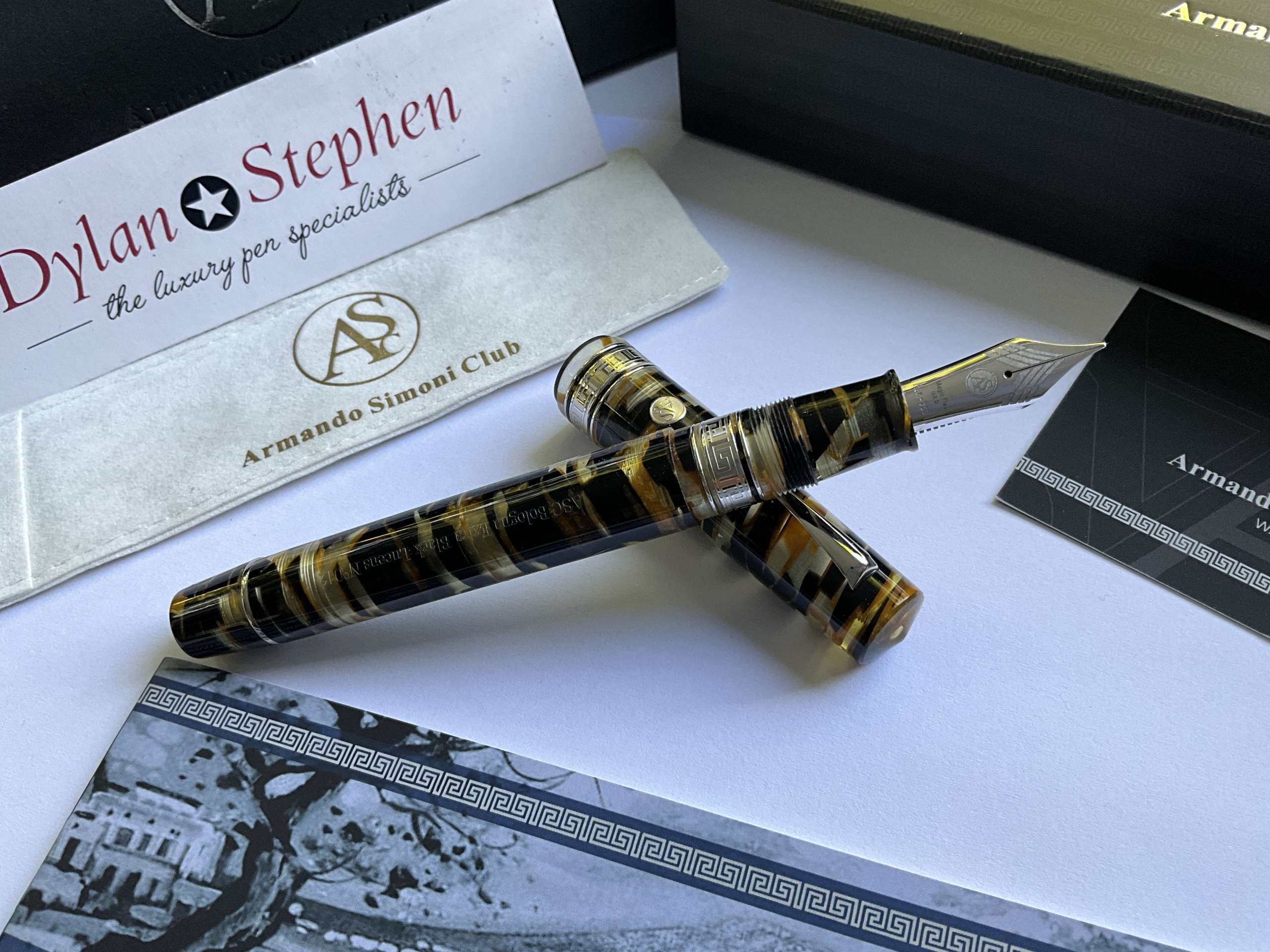 Armando Simoni Club ASC Oversized Extra yellow Lucens Limited Edition fountain pen