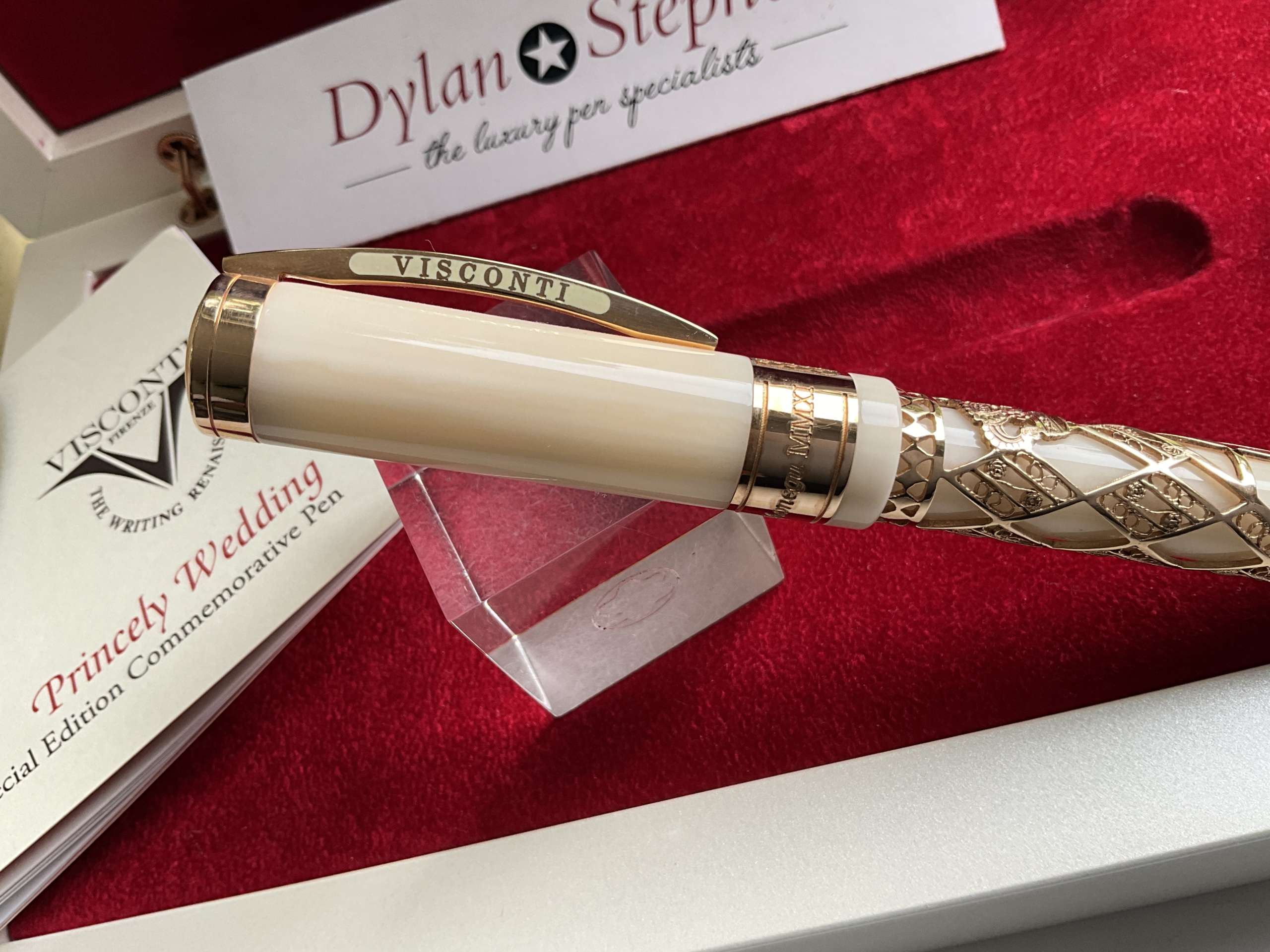 Visconti Princely Wedding Limited Edition rollerball pen - Image 3