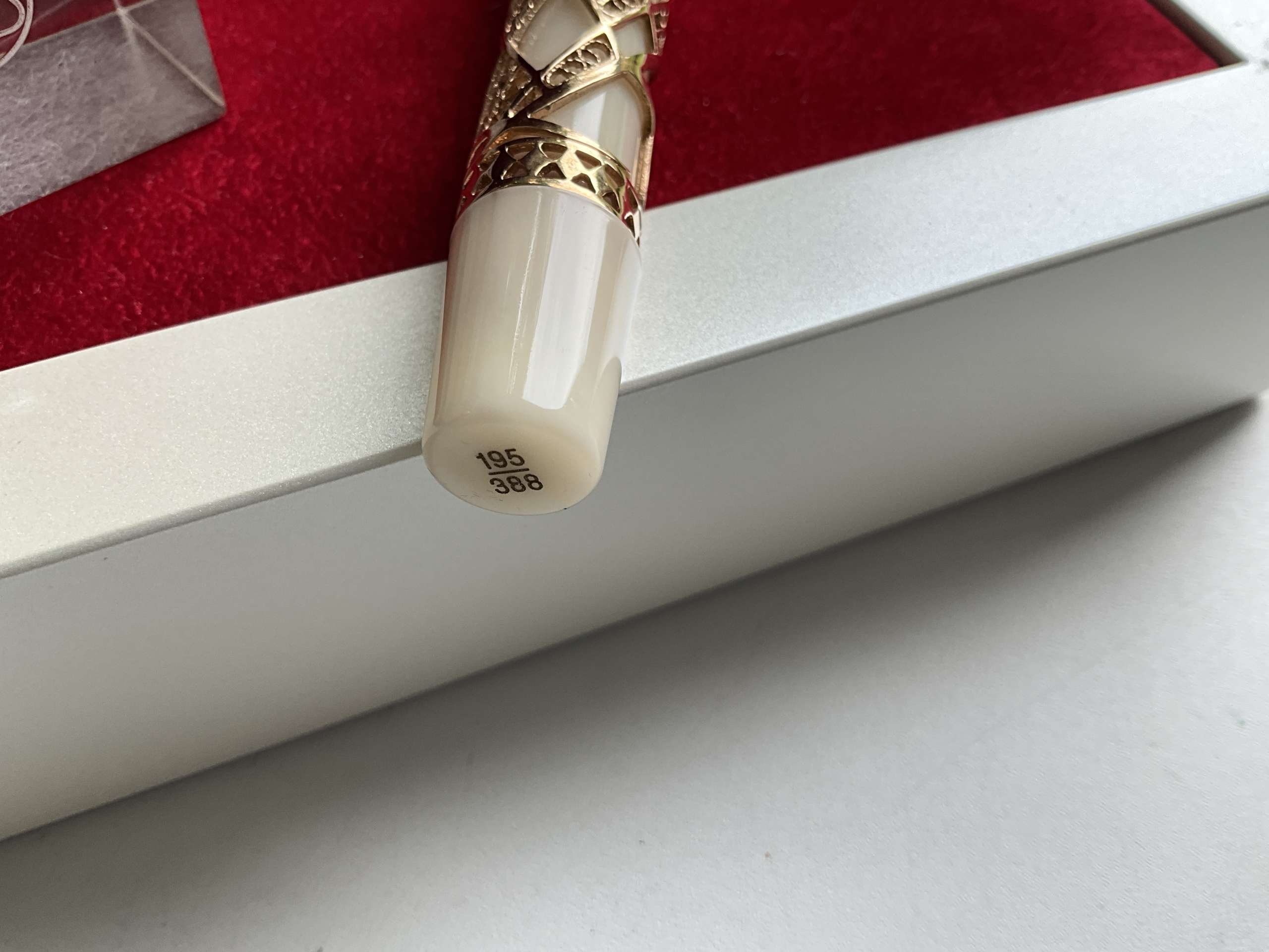 Visconti Princely Wedding Limited Edition rollerball pen - Image 5