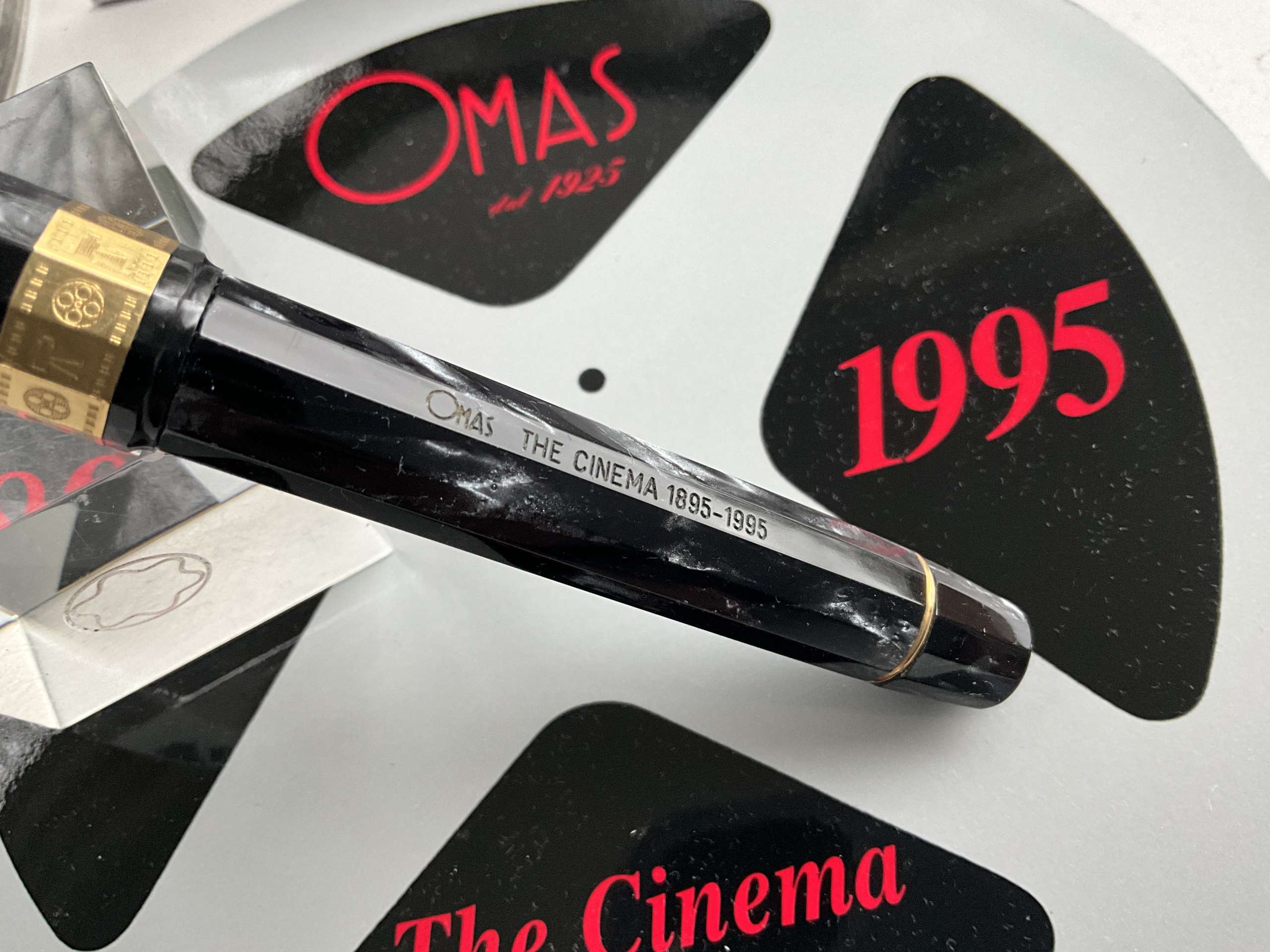 Omas The Cinema Pearl Grey Celluloid Paragon Limited Edition rollerball pen - Image 2