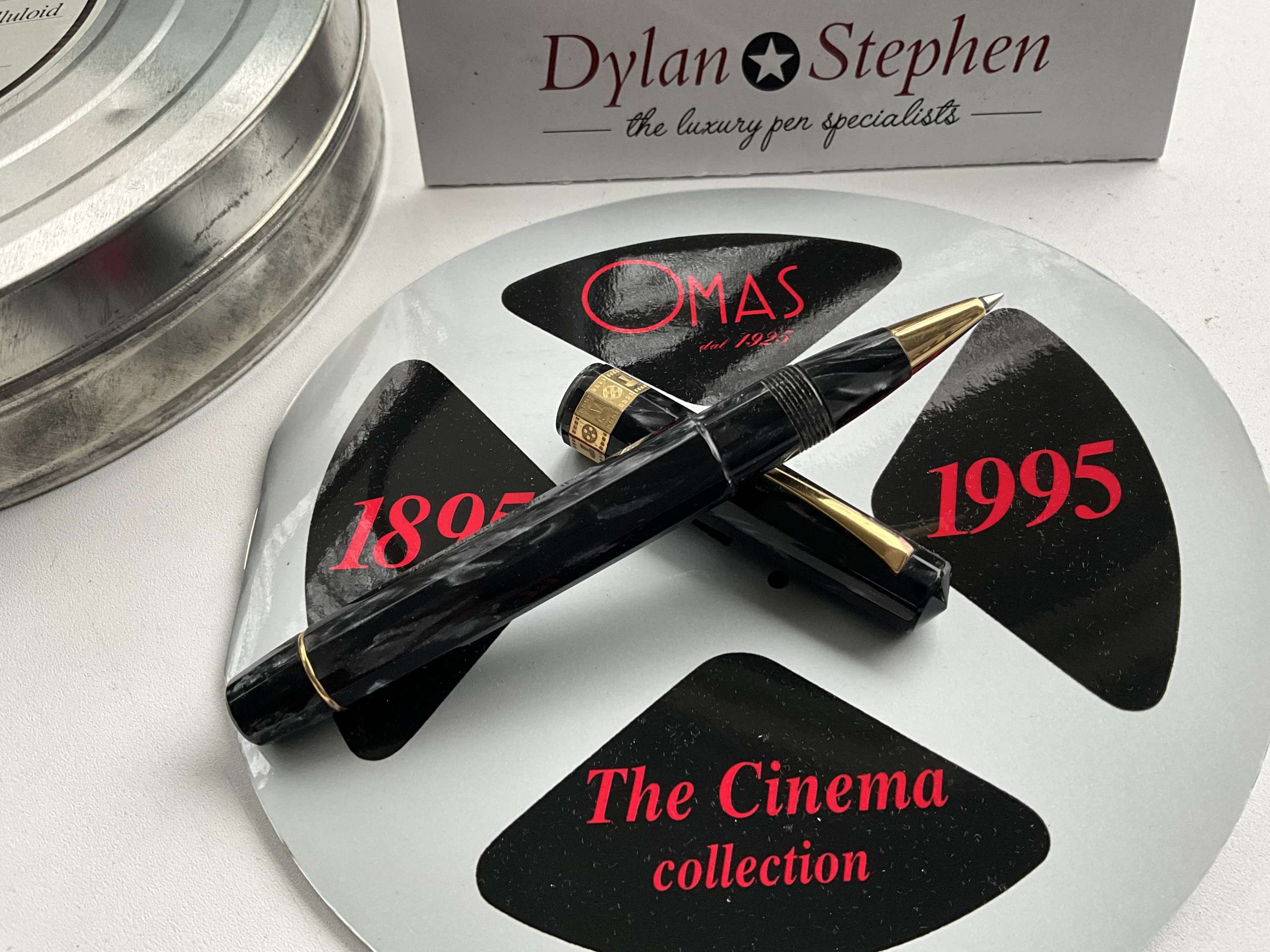 Omas The Cinema Pearl Grey Celluloid Paragon Limited Edition rollerball pen - Image 4