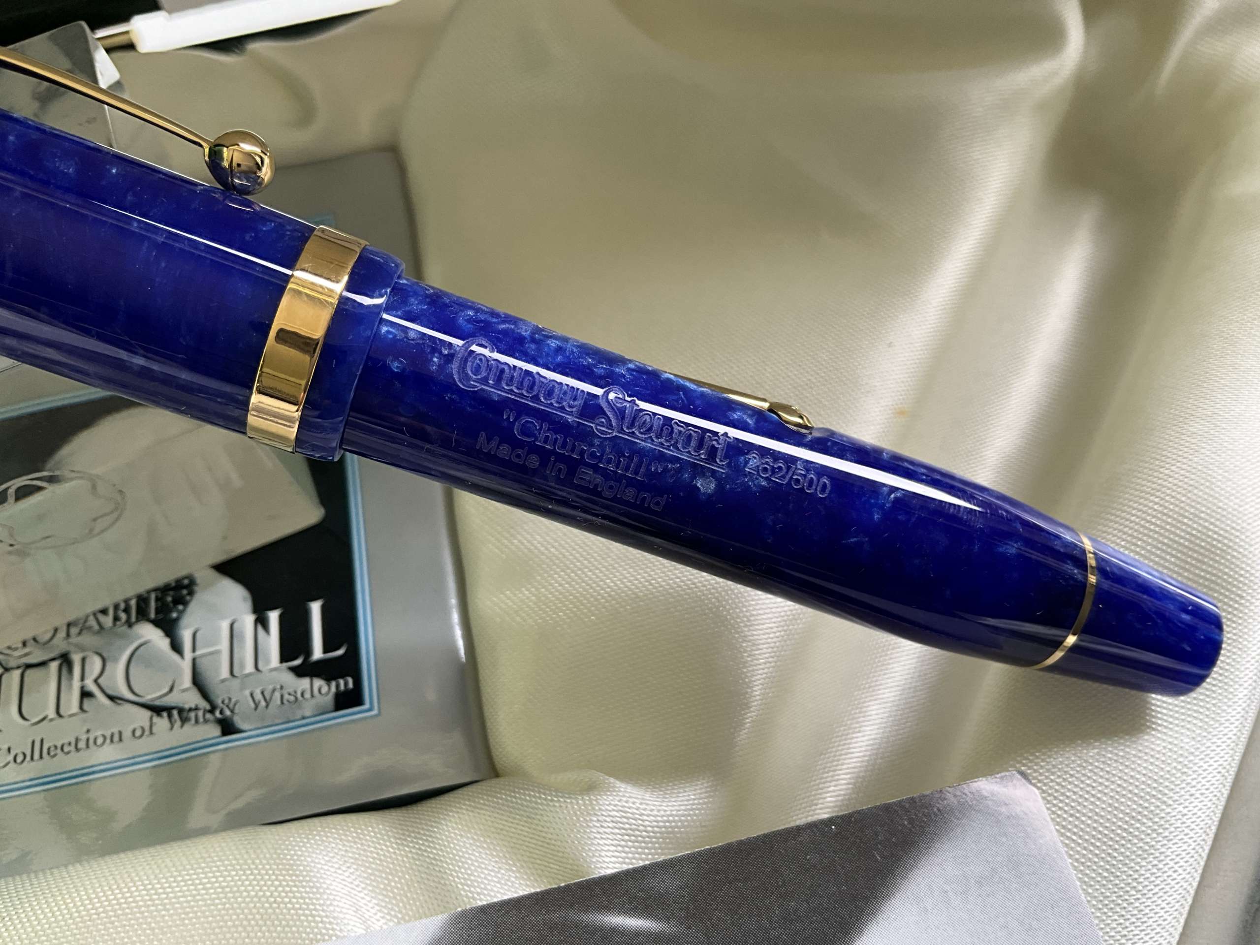 Conway Stewart Churchill Lapis Blue Limited Edition fountain pen - Image 3