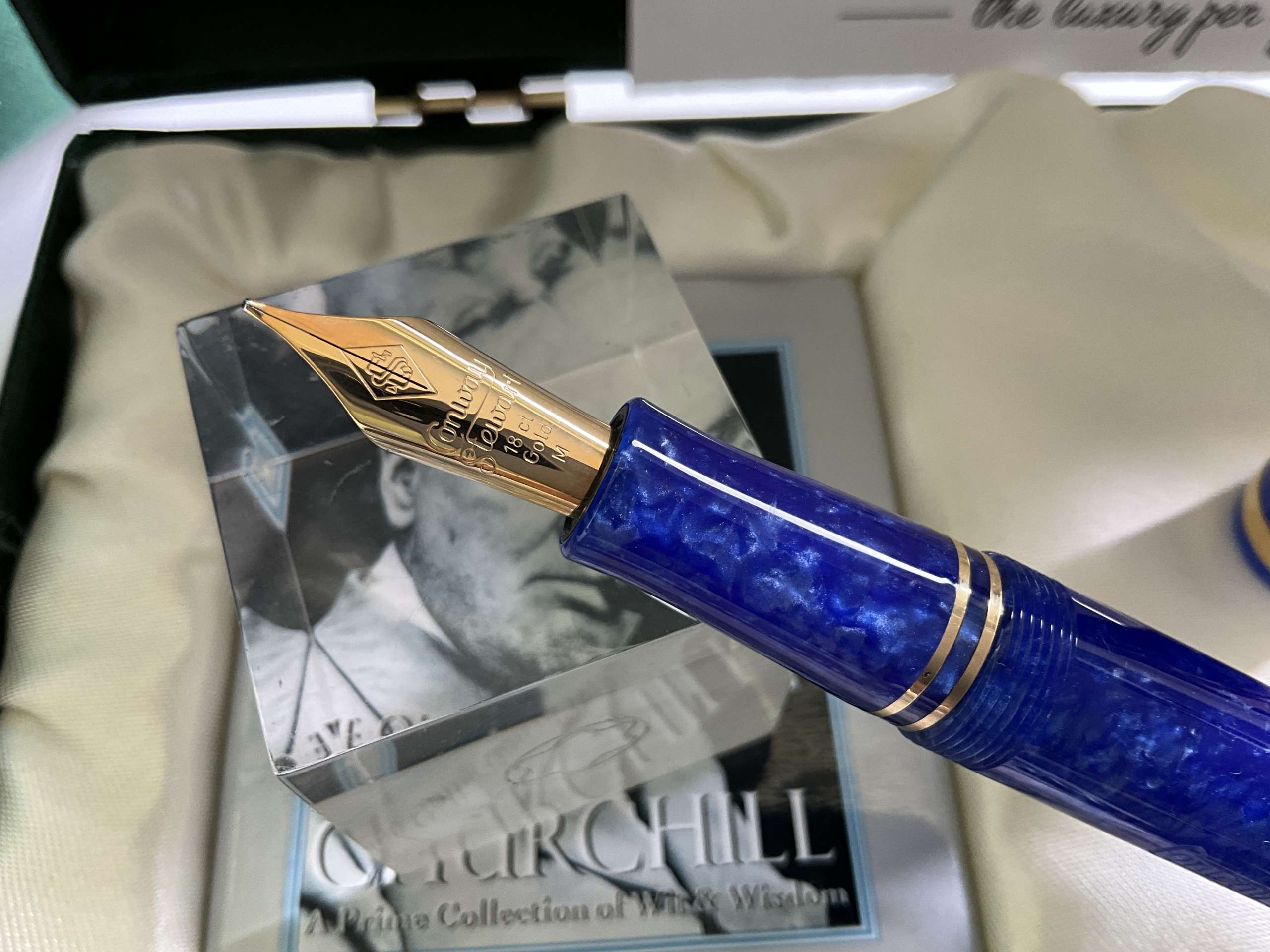 Conway Stewart Churchill Lapis Blue Limited Edition fountain pen - Image 2
