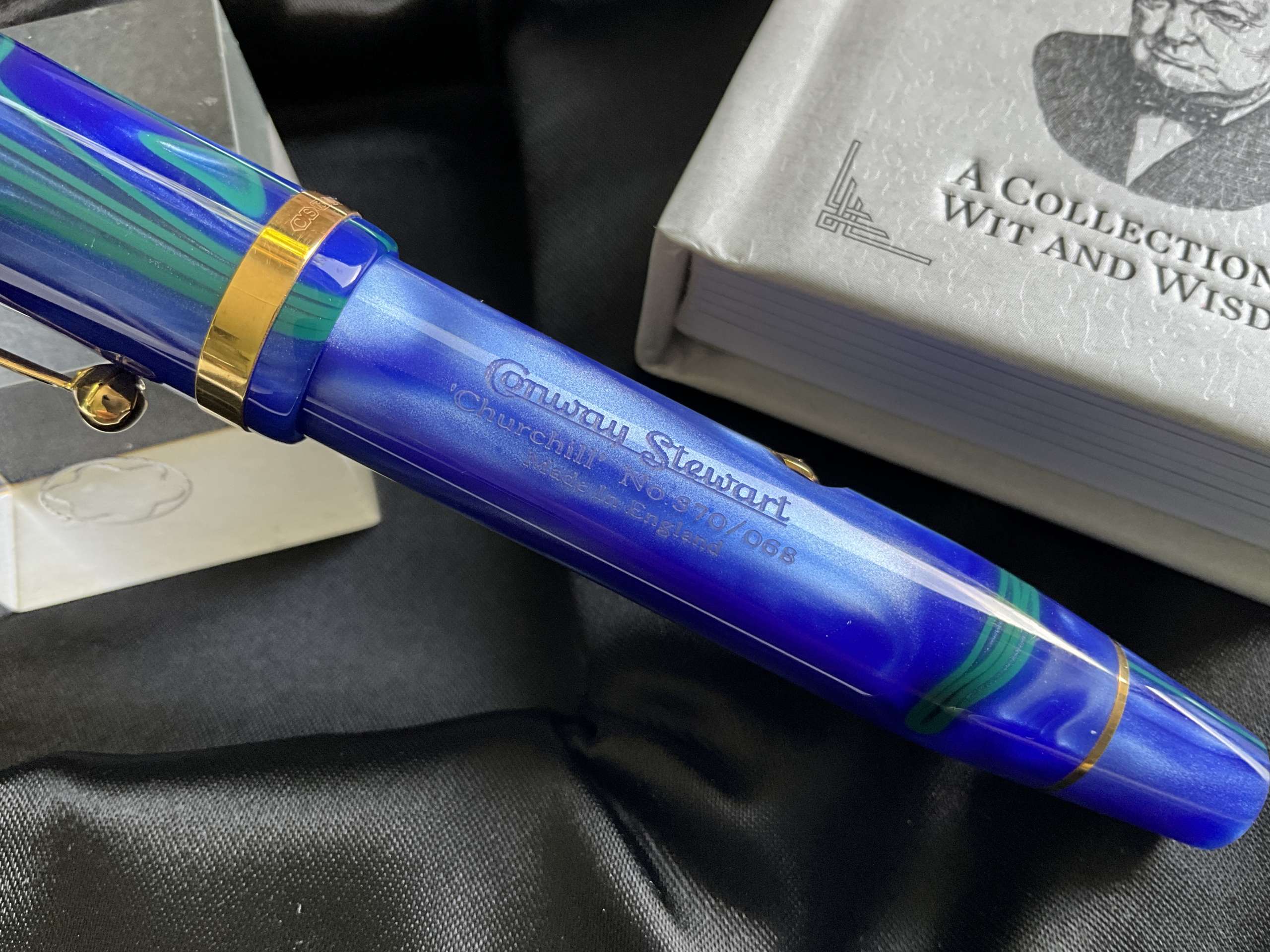 Conway Stewart Churchill Green Swirl Limited Edition fountain pen - Image 3