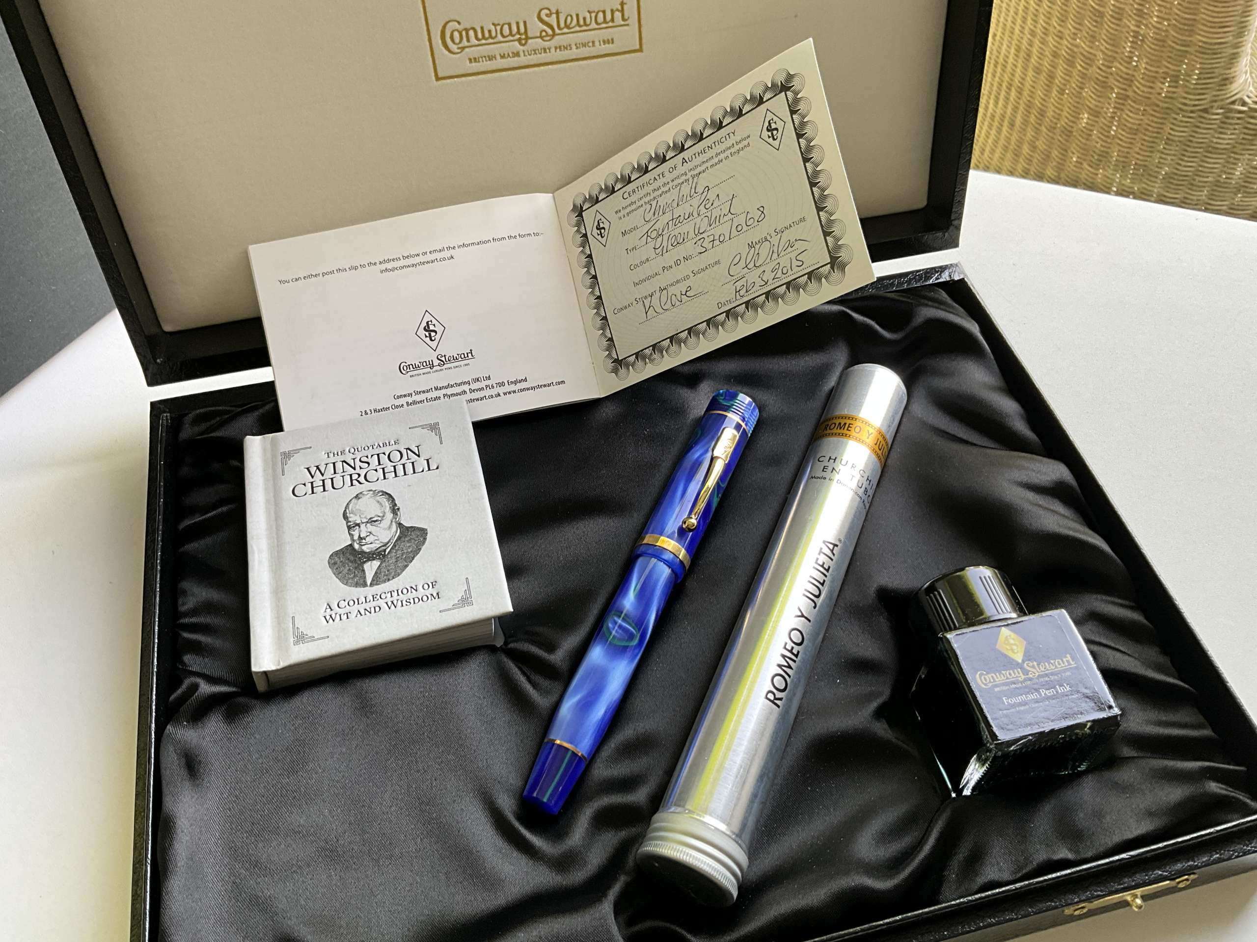 Conway Stewart Churchill Green Swirl Limited Edition fountain pen - Image 6
