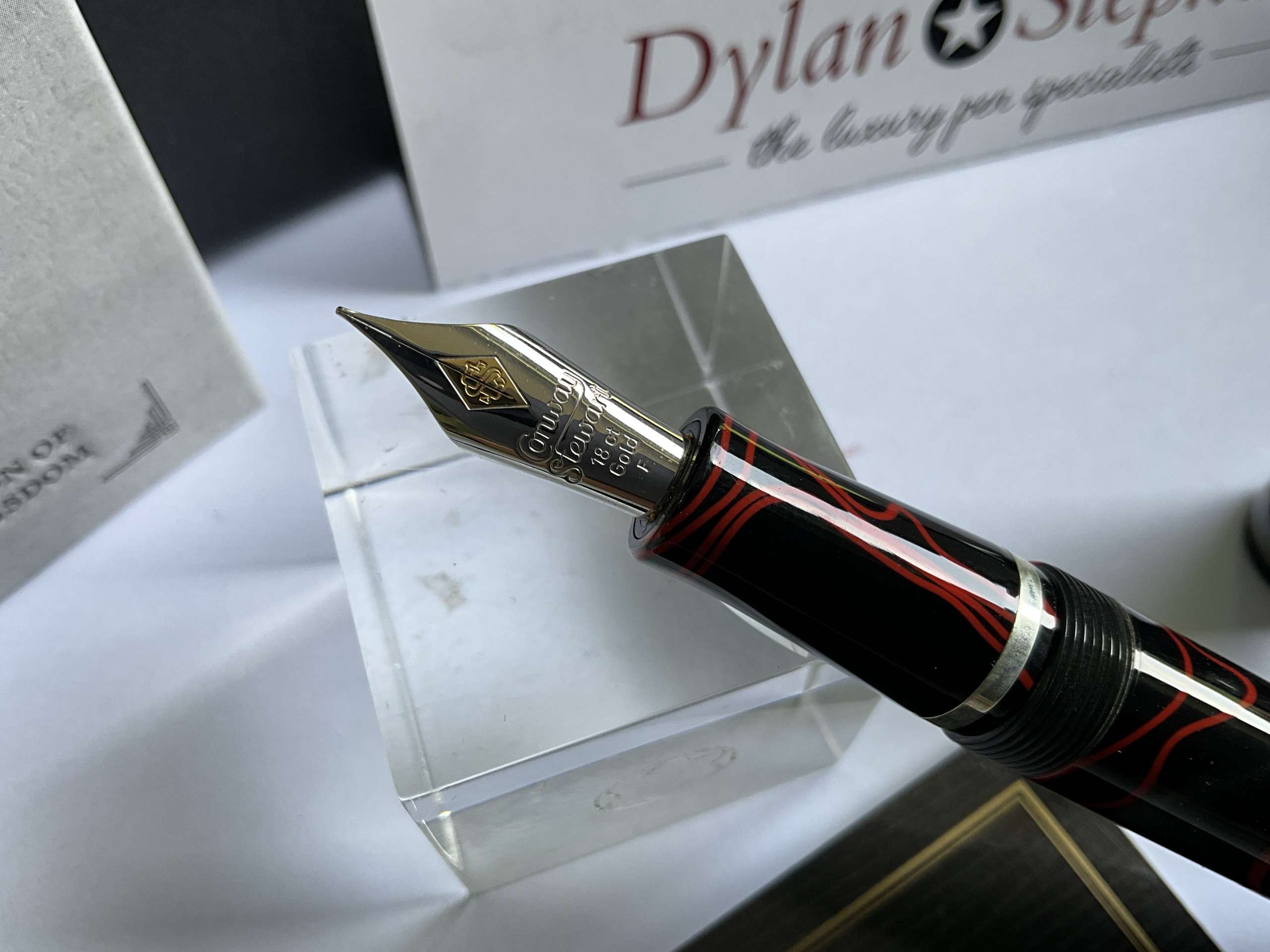 Conway Stewart Churchill Excalibur Limited Edition fountain pen - Image 4