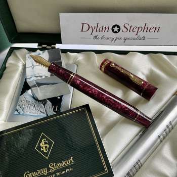 Conway Stewart Churchill Maroon marbled Limited Edition fountain pen