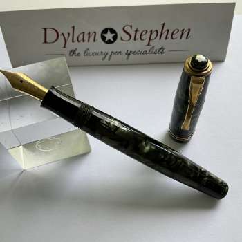 Montblanc no226 vintage green marbled fountain pen