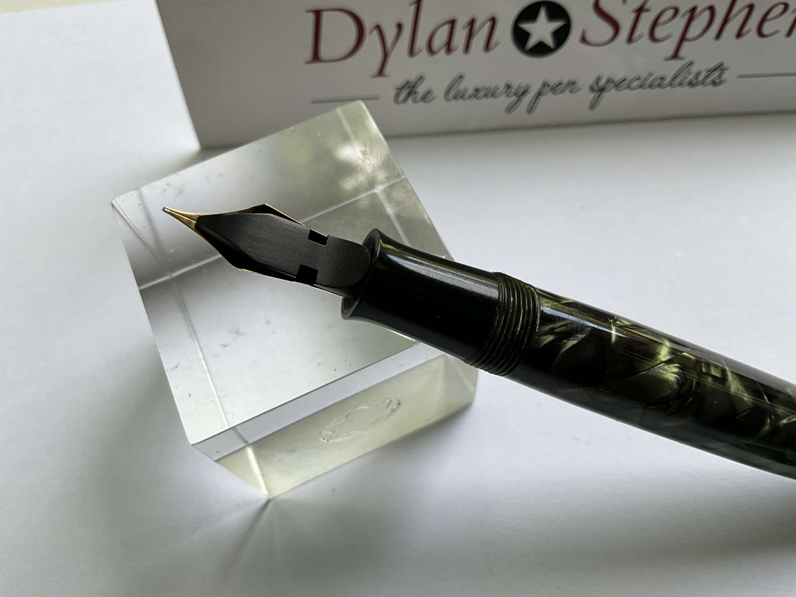 Montblanc no226 vintage green marbled fountain pen - Image 3