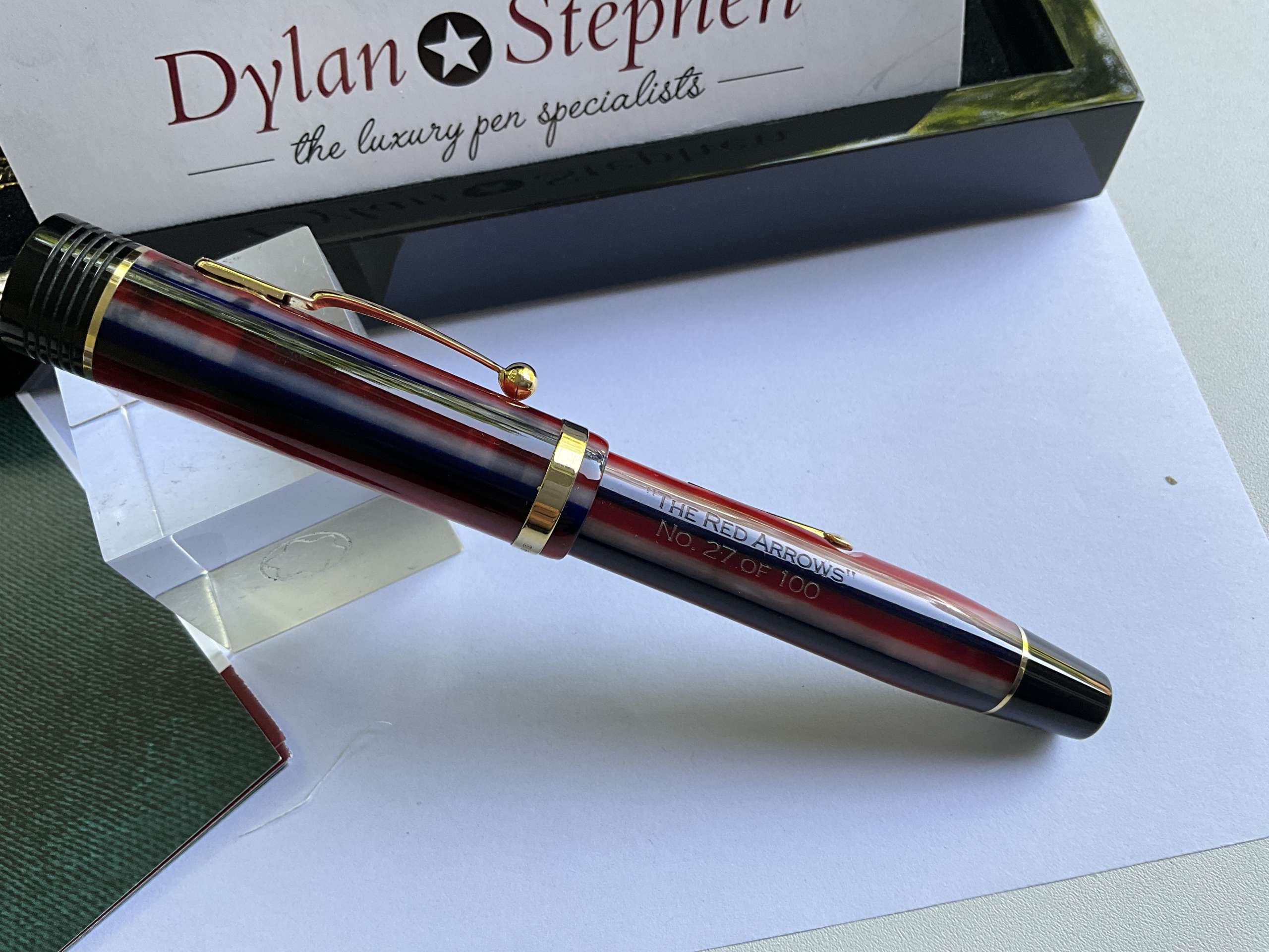 Conway Stewart Churchill The Red Arrows Limited Edition fountain pen - Image 3
