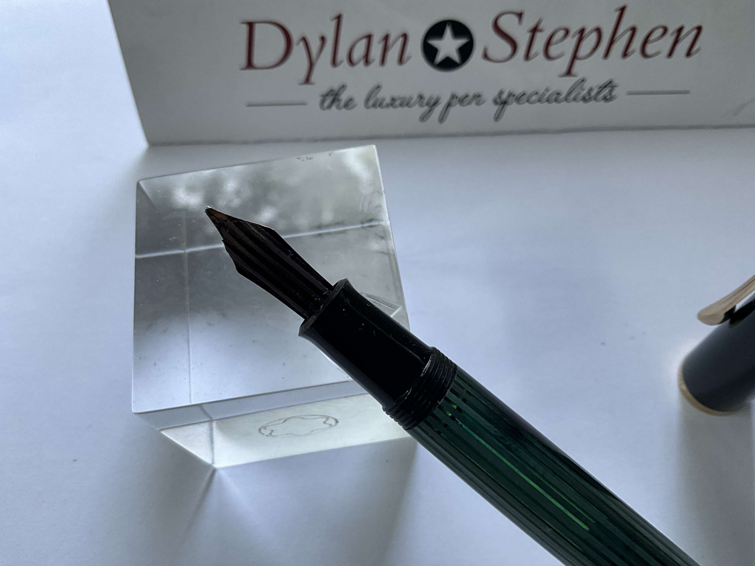 Pelikan 400NN Green Black Stripe 1950's Piston Filler Fountain Pen - Image 3