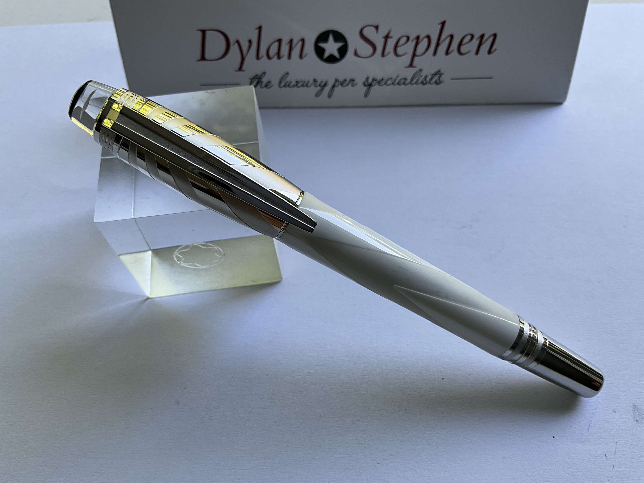 Montblanc Starwalker White Ceramic Doue Fineliner pen - Image 5