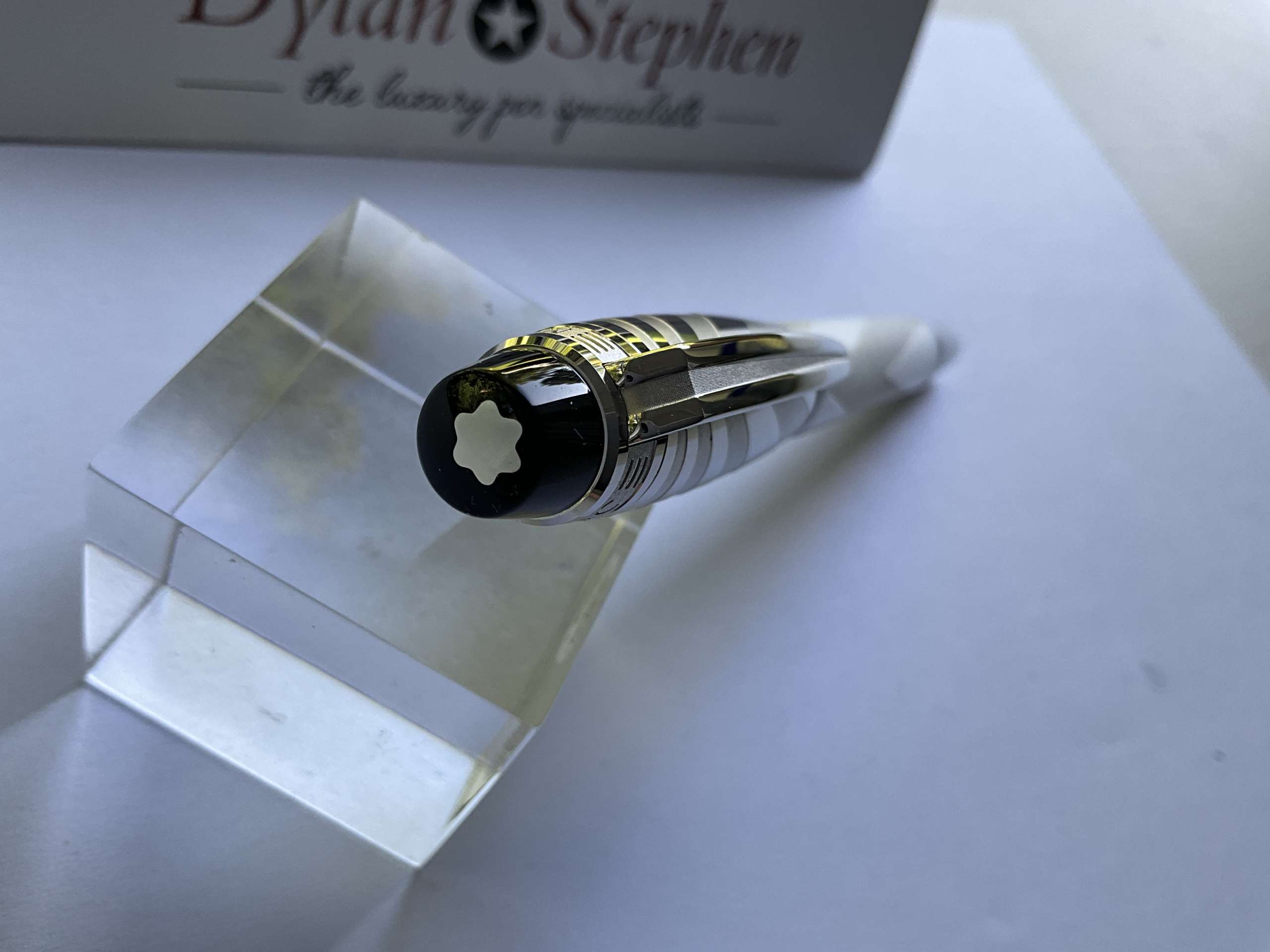 Montblanc Starwalker White Ceramic Doue Fineliner pen - Image 2