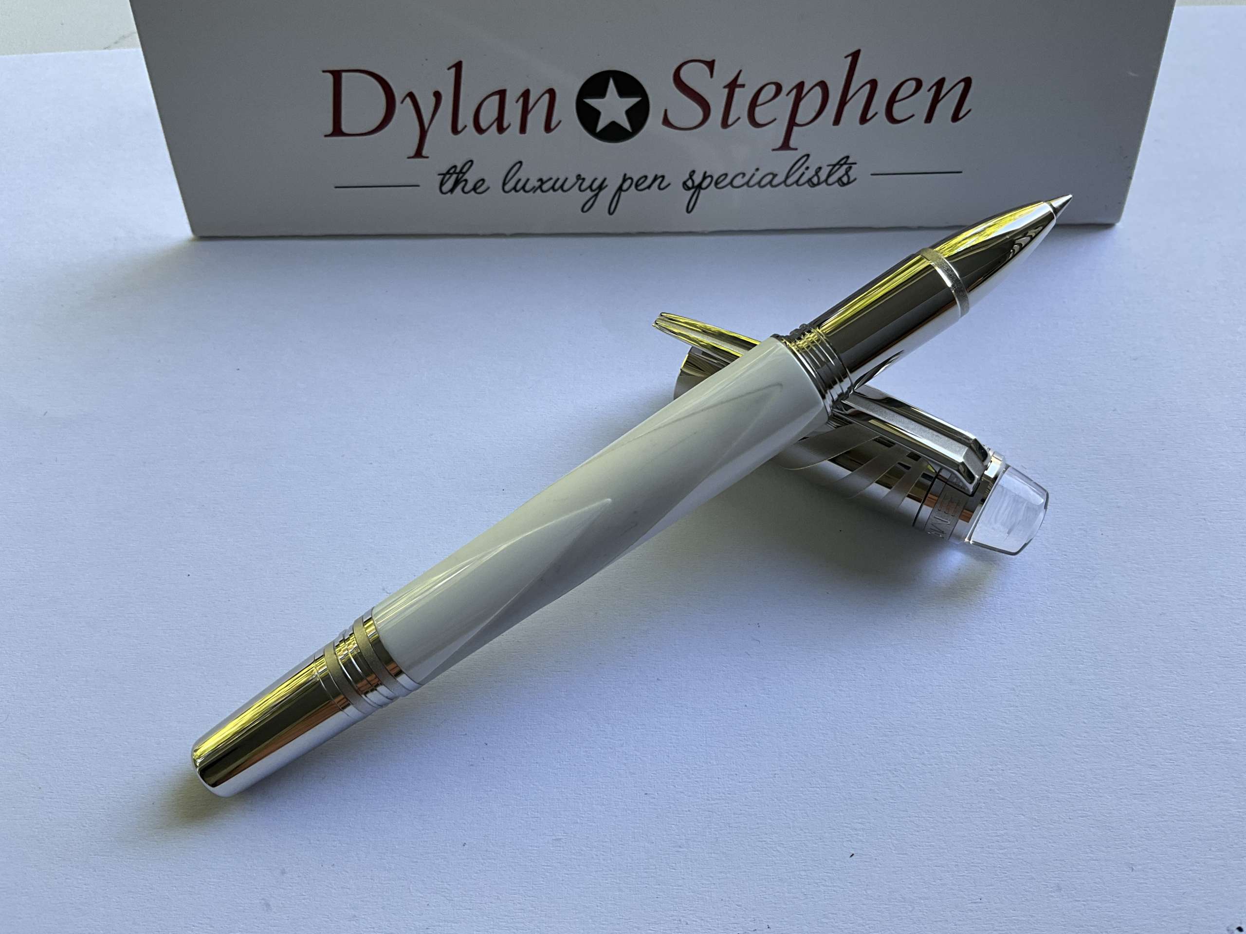 Montblanc Starwalker White Ceramic Doue Fineliner pen - Image 4