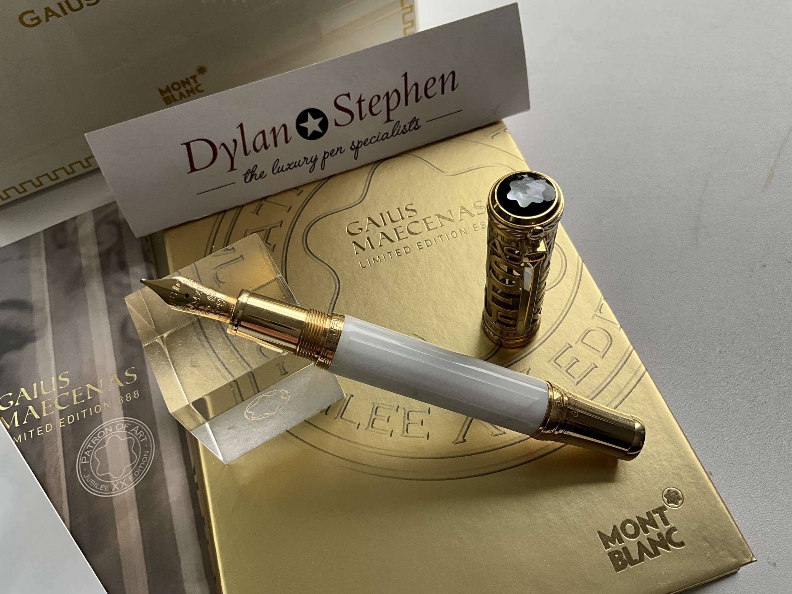 Montblanc Patron of the Arts Gaius Maecenas 888 Limited Edition Fountain Pen