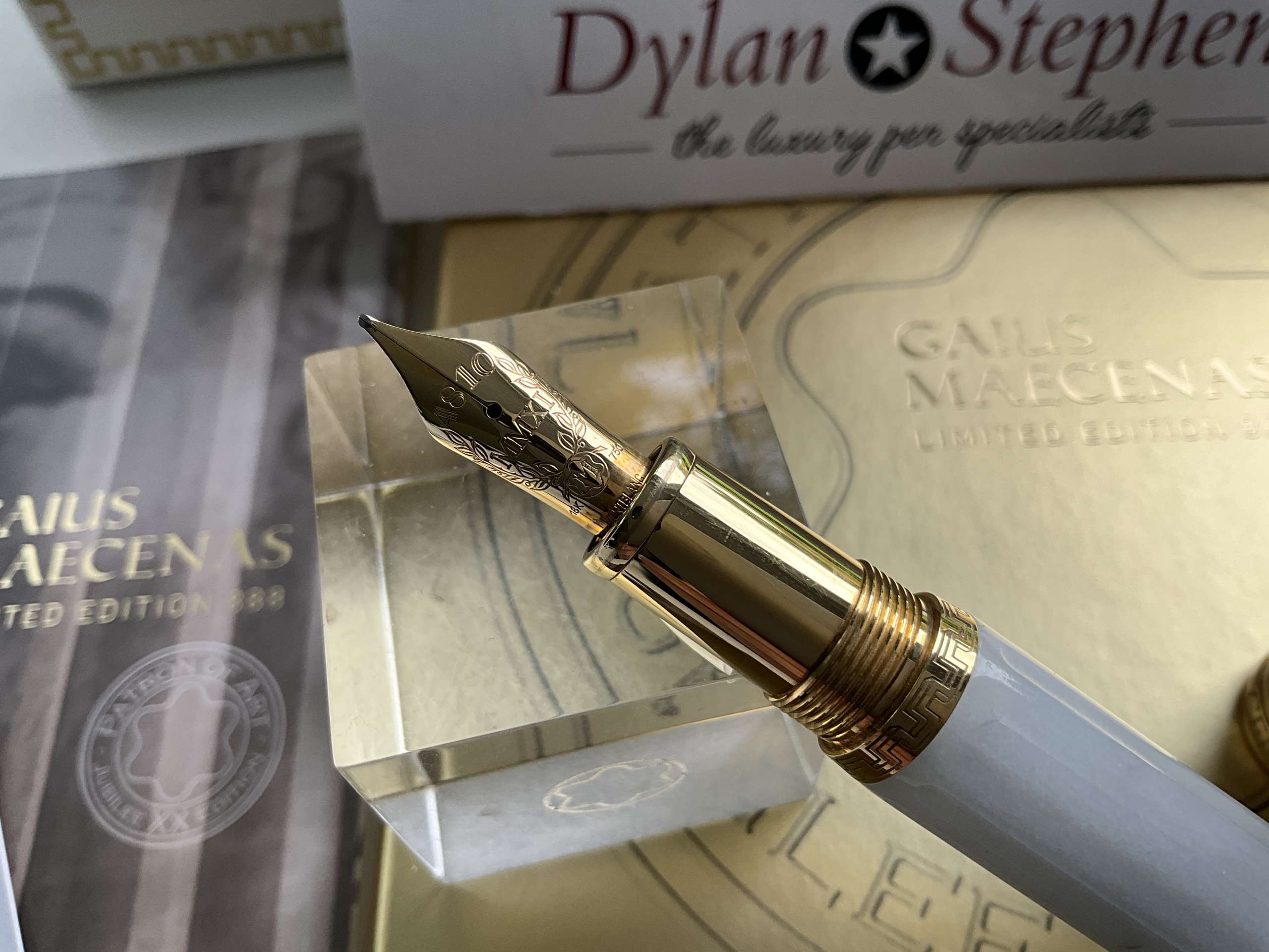 Montblanc Patron of the Arts Gaius Maecenas 888 Limited Edition Fountain Pen - Image 3