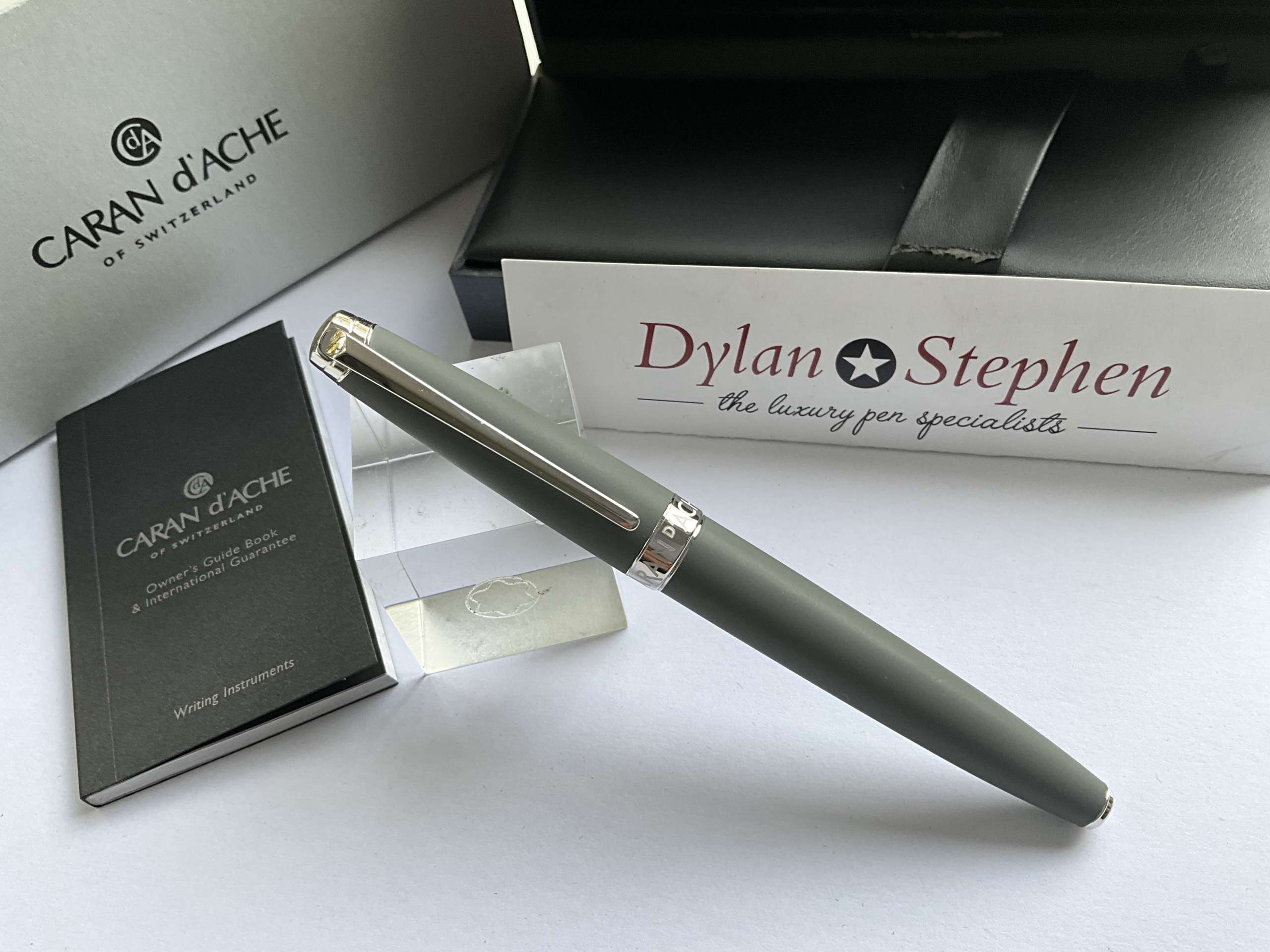 Caran d'Ache Leman Matte Grey Fountain Pen - Image 7