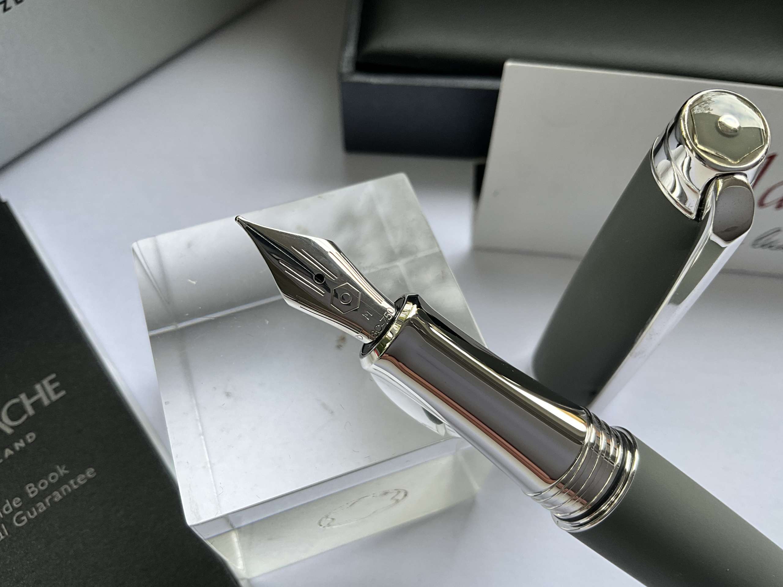 Caran d'Ache Leman Matte Grey Fountain Pen - Image 2