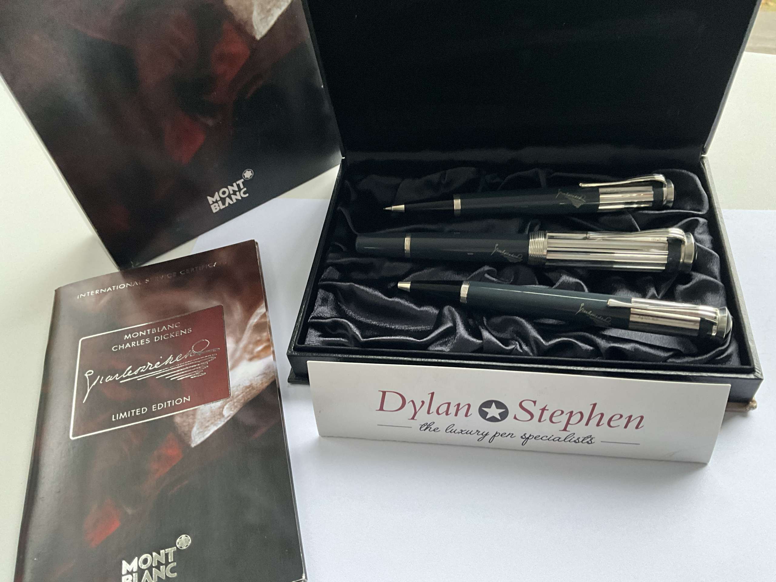 Montblanc writers limited edition Charles Dickens fountain pen set - Image 9