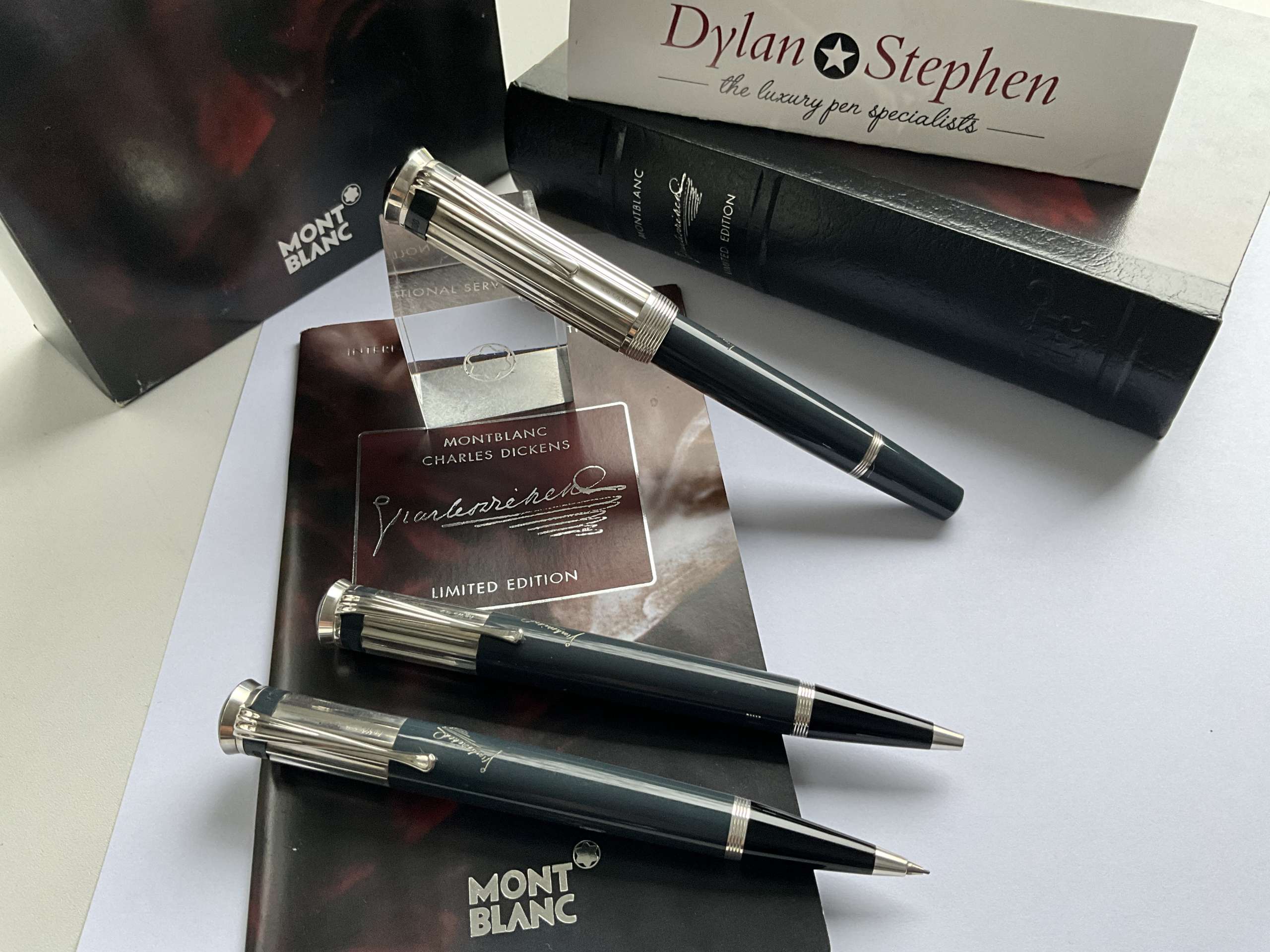 Montblanc writers limited edition Charles Dickens fountain pen set - Image 7