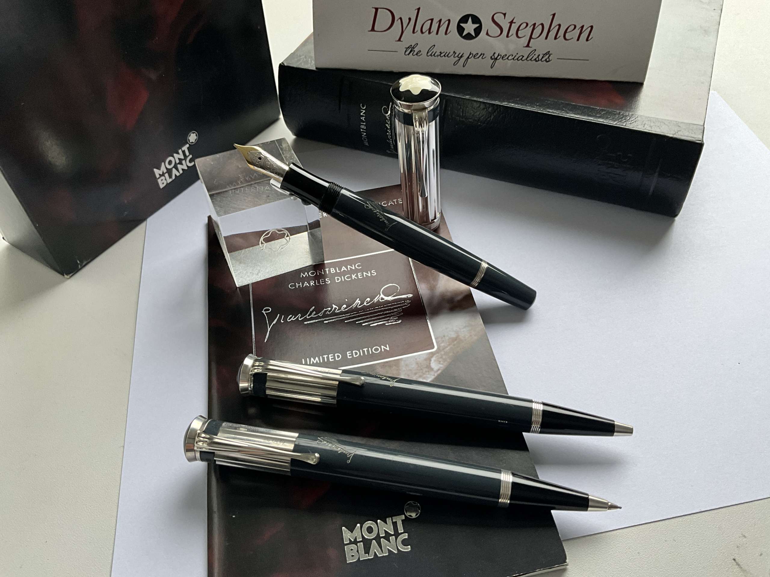 Montblanc writers limited edition Charles Dickens fountain pen set