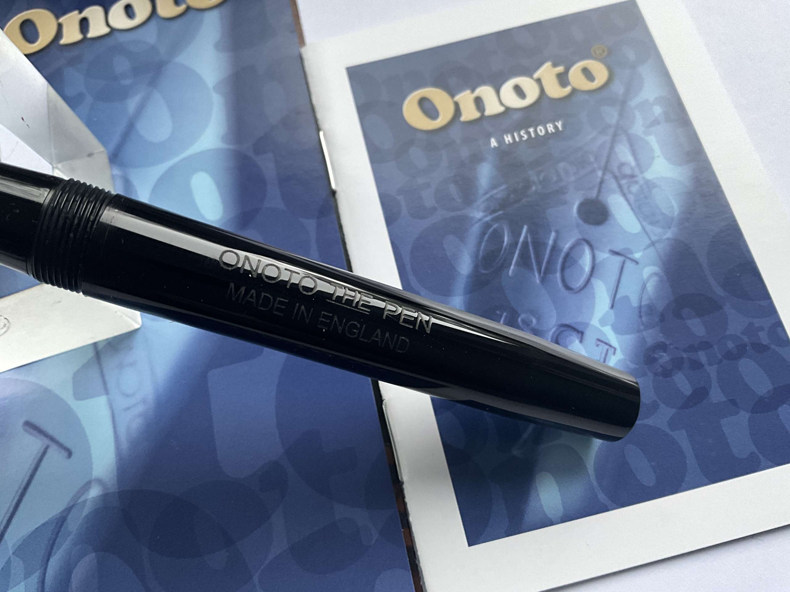 Onoto Magna Classic Black and Silver Limited Edition fountain pen - Image 4
