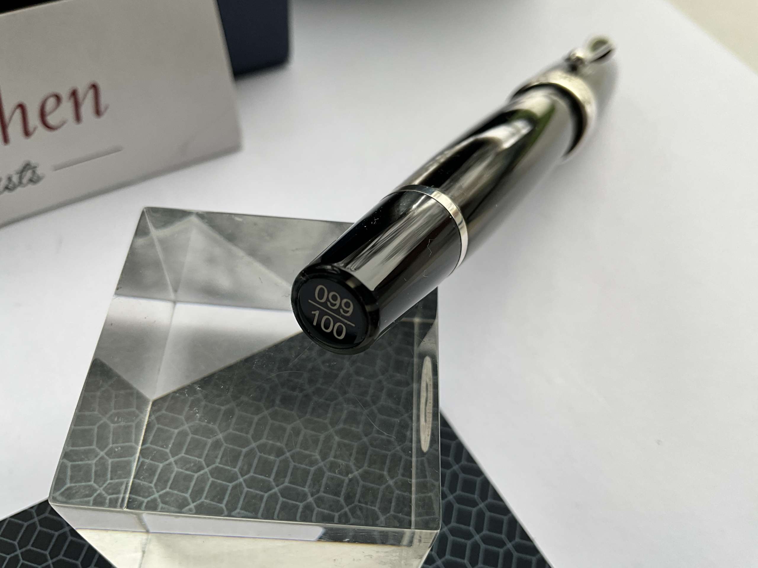 Montegrappa Miya 450 Black and White Limited Edition fountain pen - Image 3