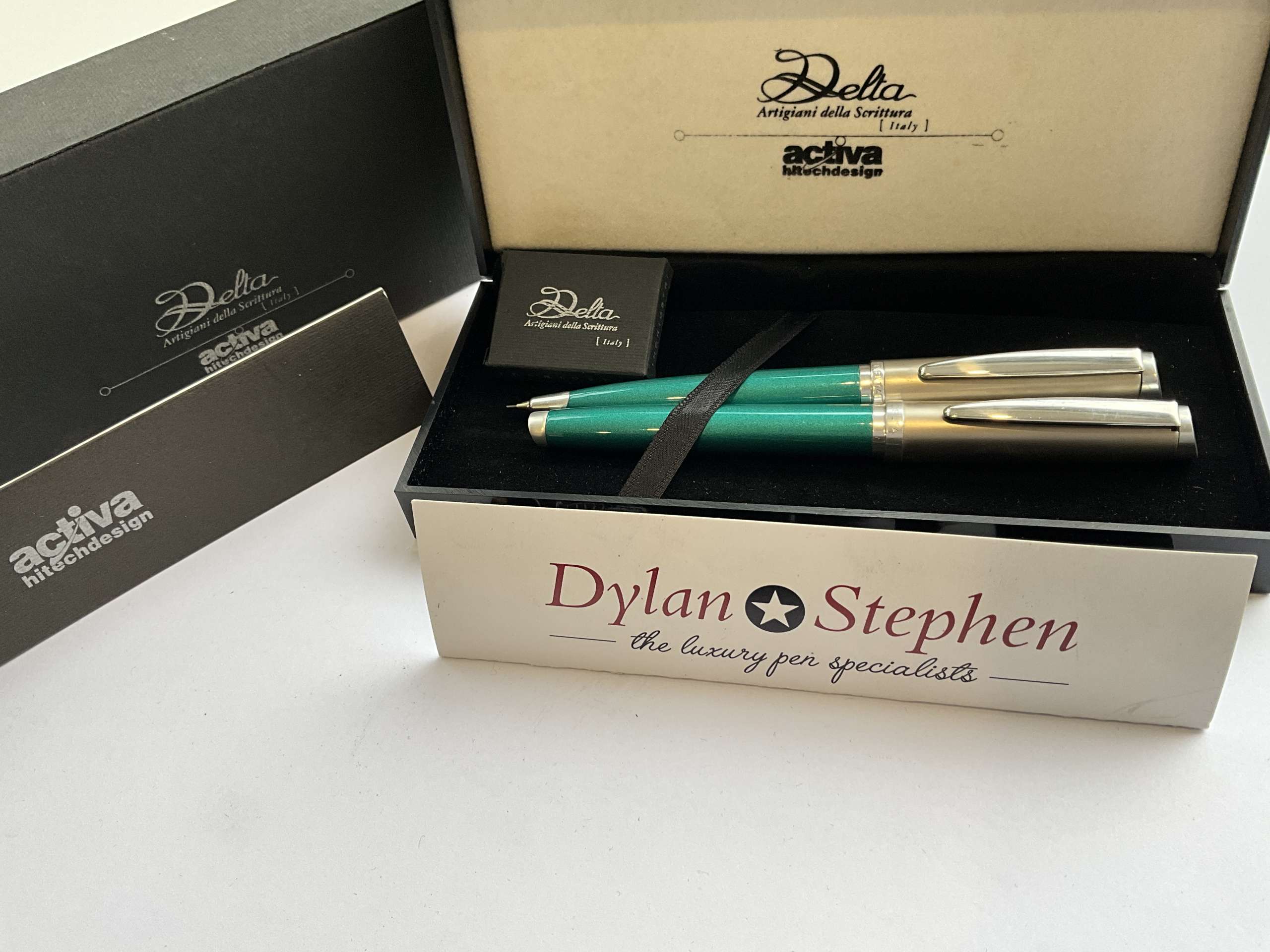 Delta Activa Hi Tech Design Green fountain pen and Mechanical Pencil pen set - Image 6