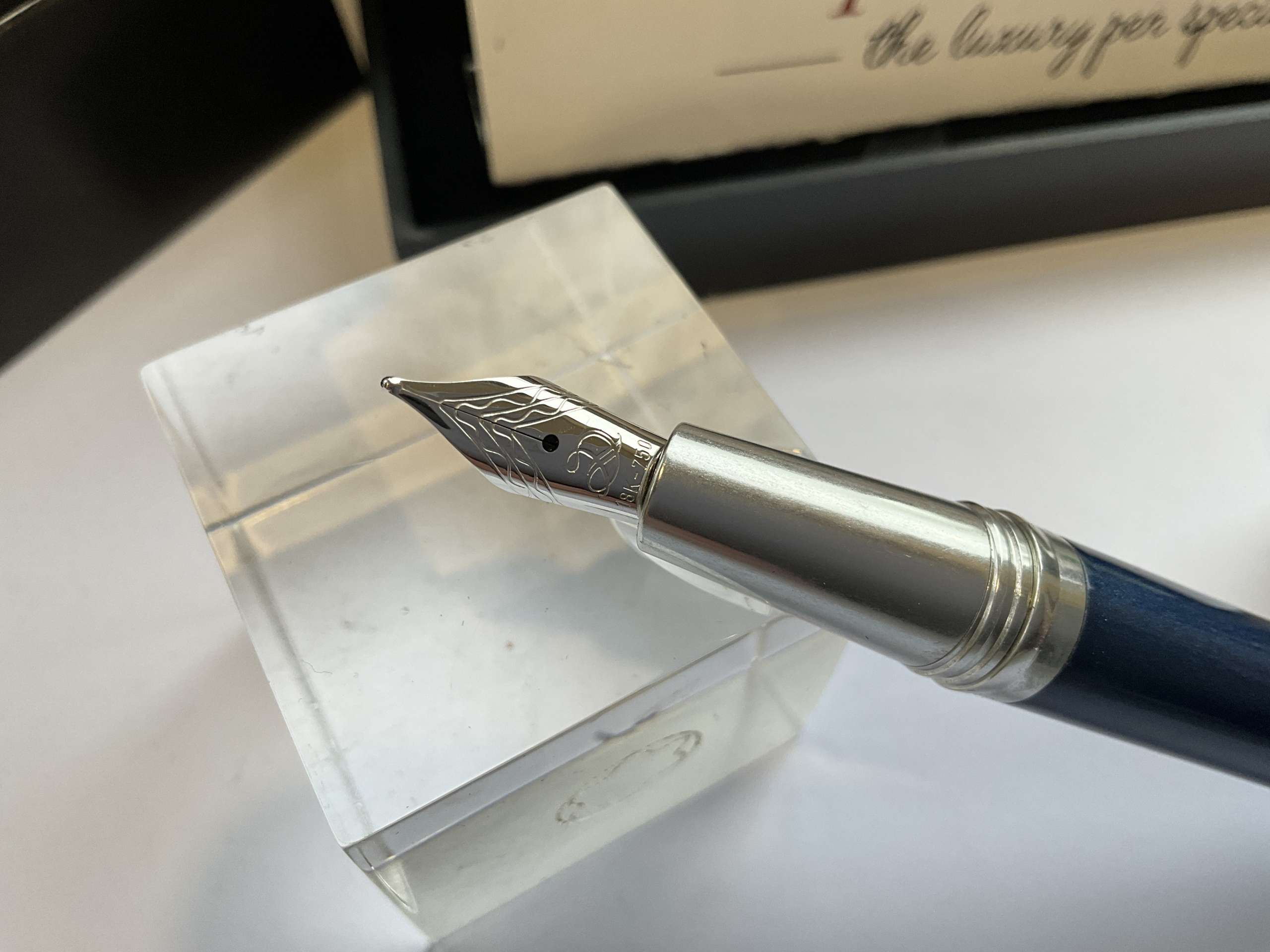 Delta Activa Hi Tech Design Blue fountain pen and Mechanical Pencil pen set - Image 2