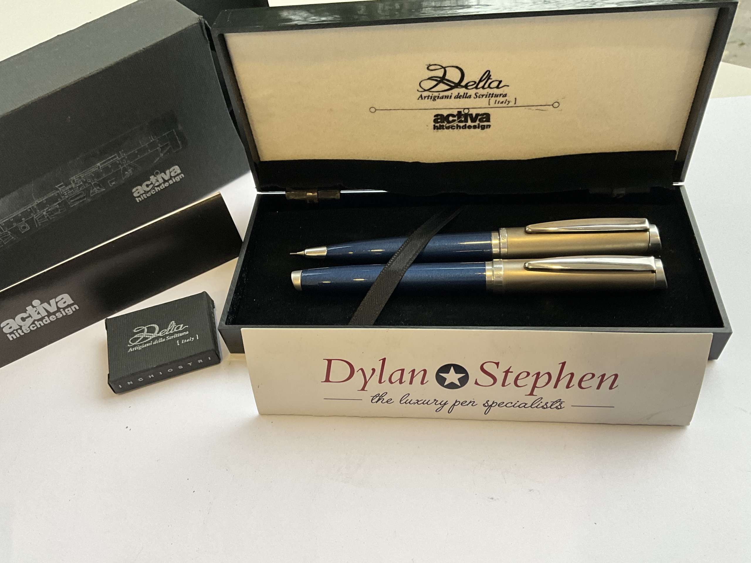Delta Activa Hi Tech Design Blue fountain pen and Mechanical Pencil pen set - Image 5
