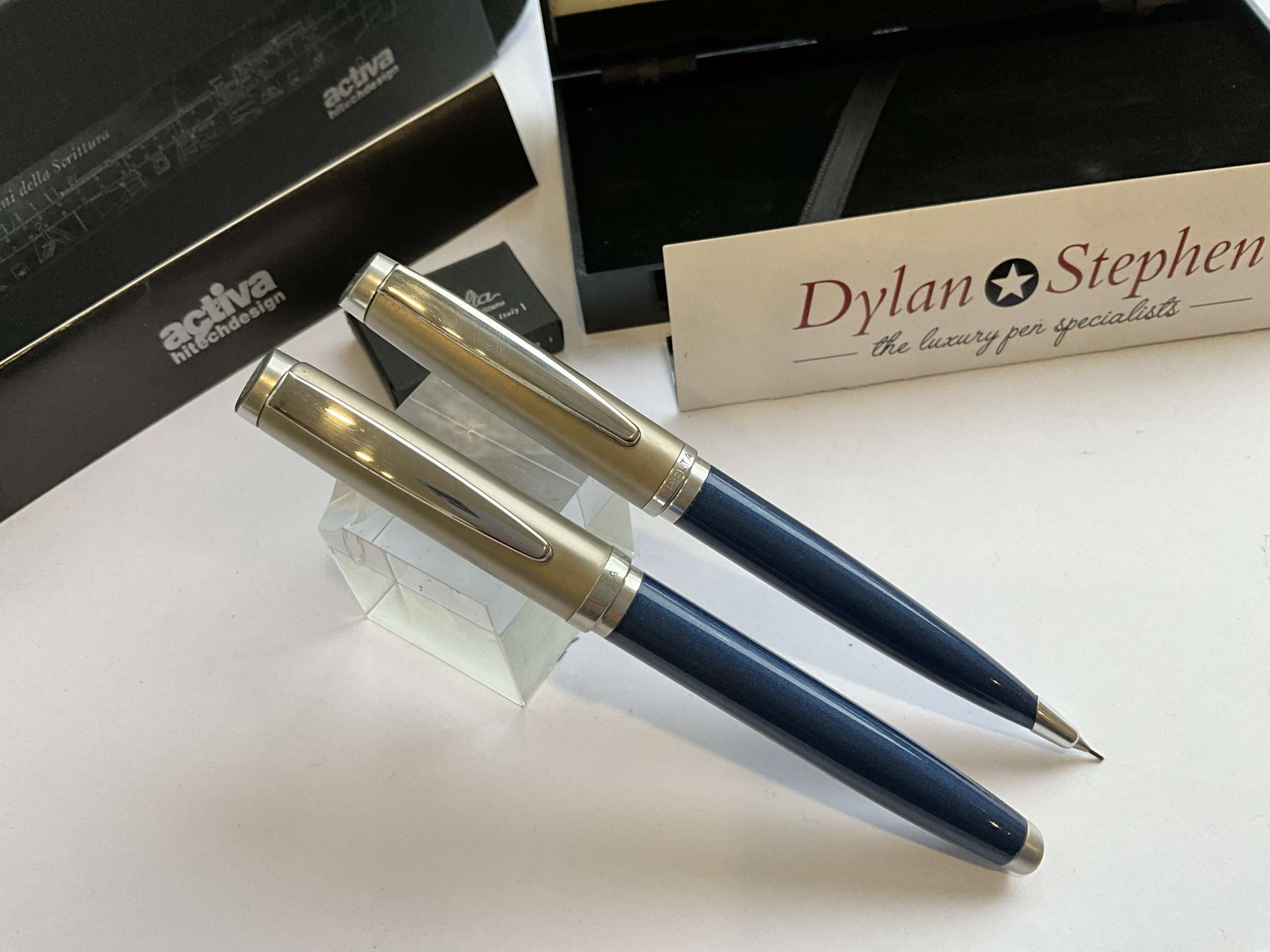 Delta Activa Hi Tech Design Blue fountain pen and Mechanical Pencil pen set