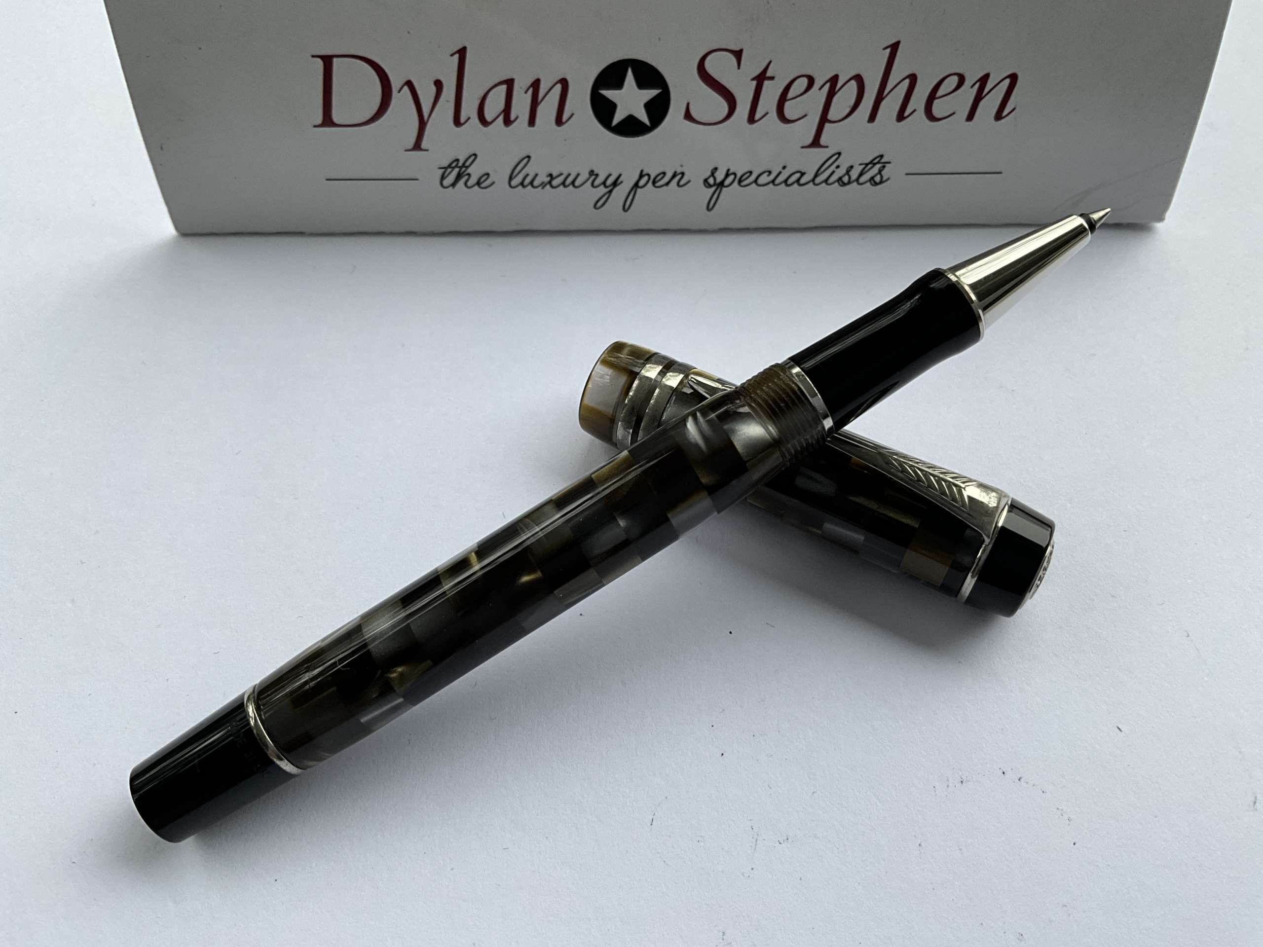 Parker Duofold Green Check Special Edition Rollerball Pen - Image 3