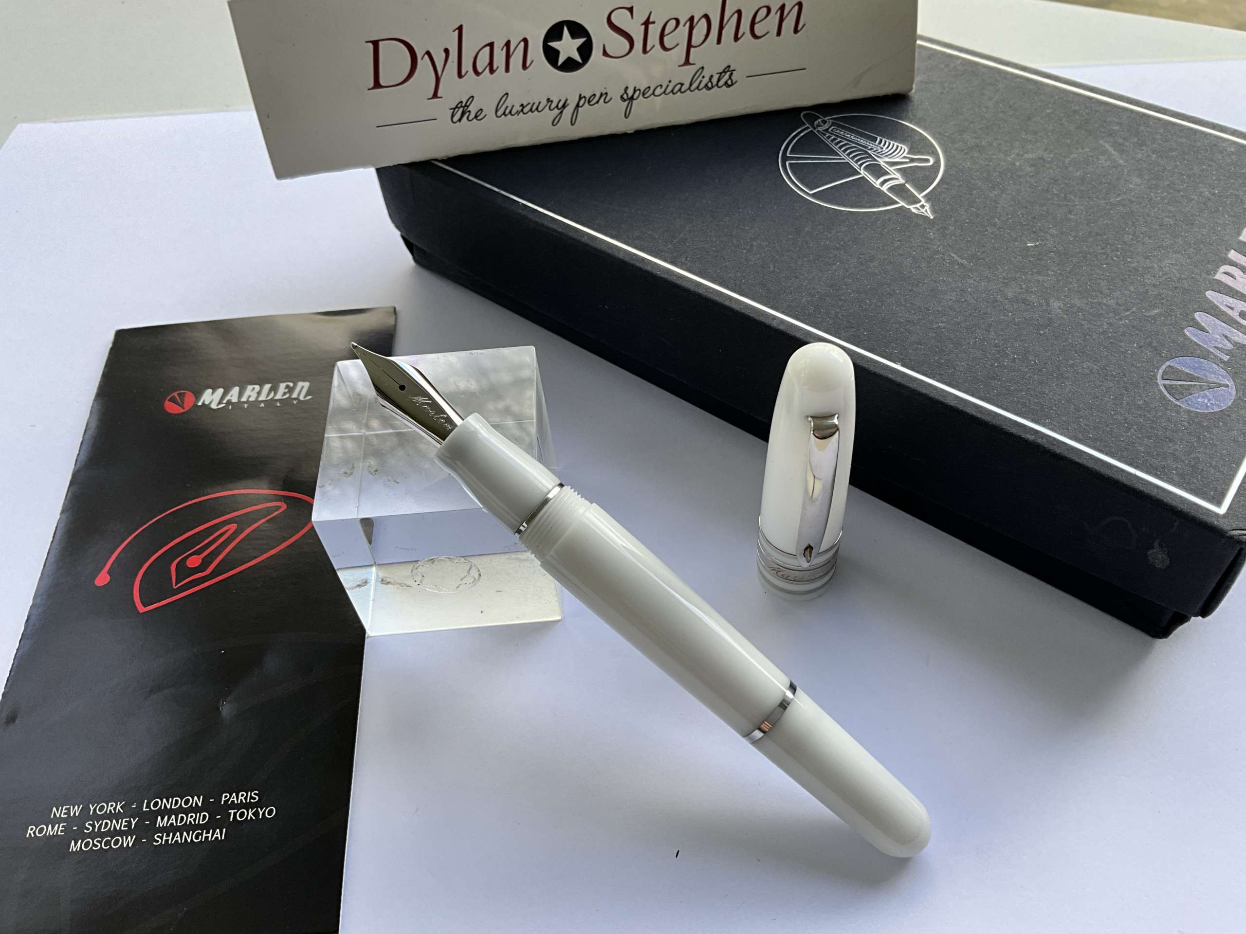 Marlen Class Collection White Fountain Pen - Image 5