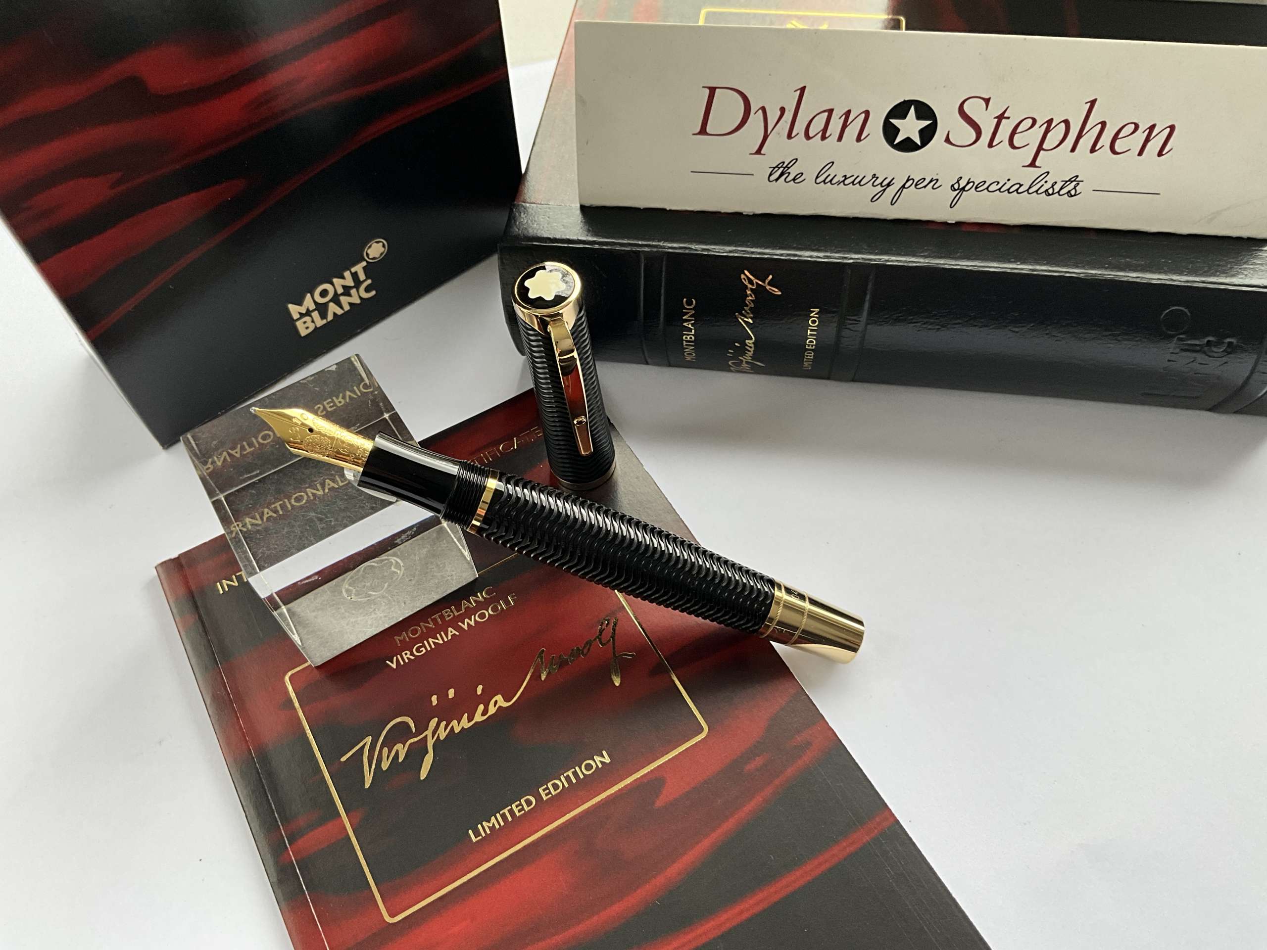 Montblanc Writers Limited Edition Virginia Woolf Fountain Pen
