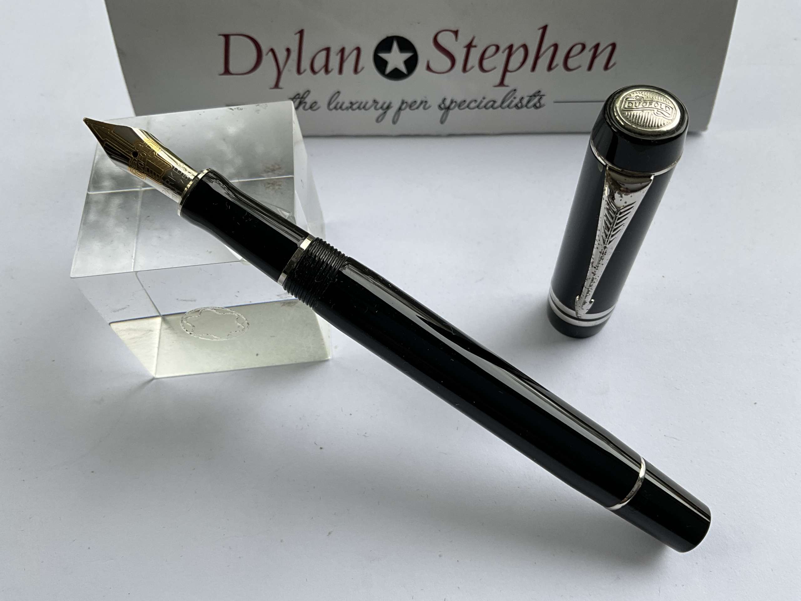 Parker Duofold International Black and platinum fountain pen
