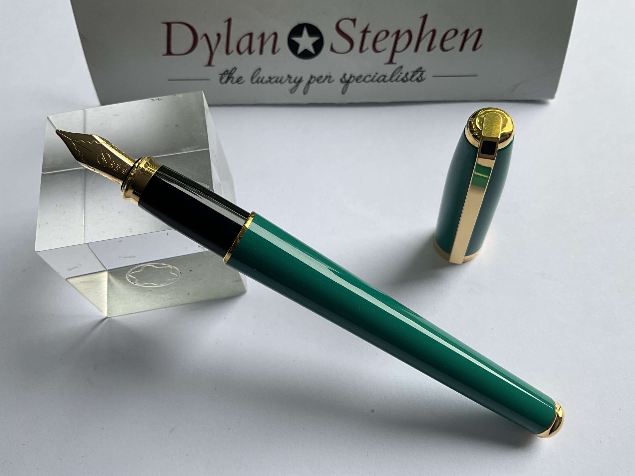 ST DuPont Fidelio Teal Lacquer Fountain Pen