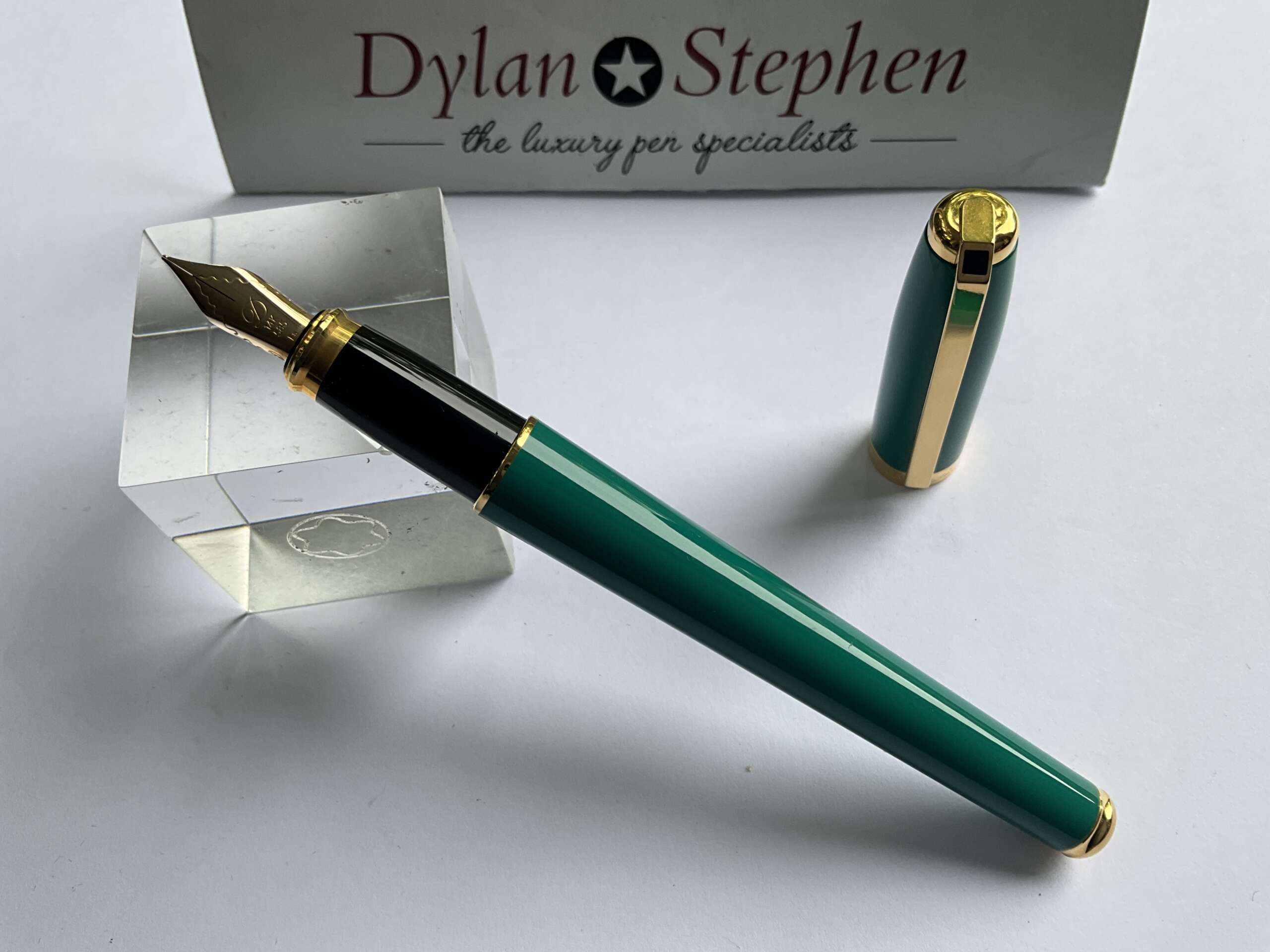 ST DuPont Fidelio Teal Lacquer Fountain Pen