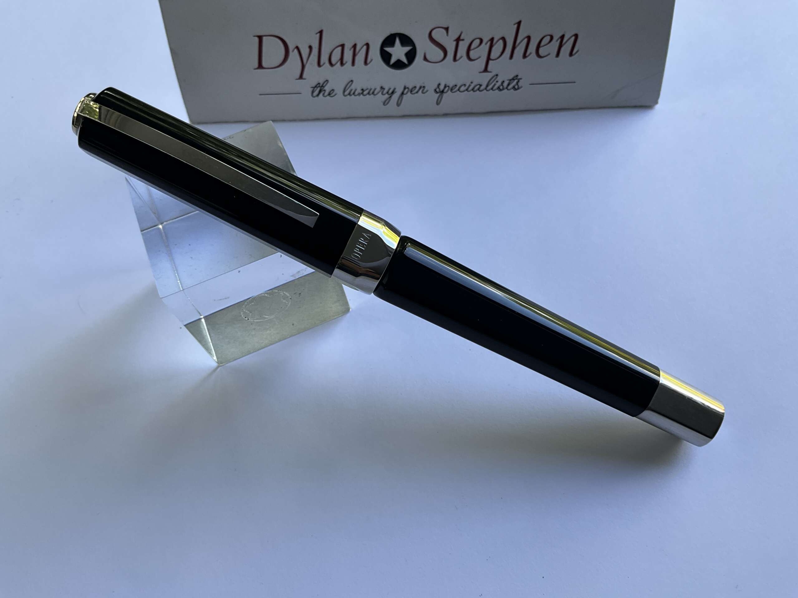 Visconti Opera Master Black Pinstripe fountain pen - Image 8