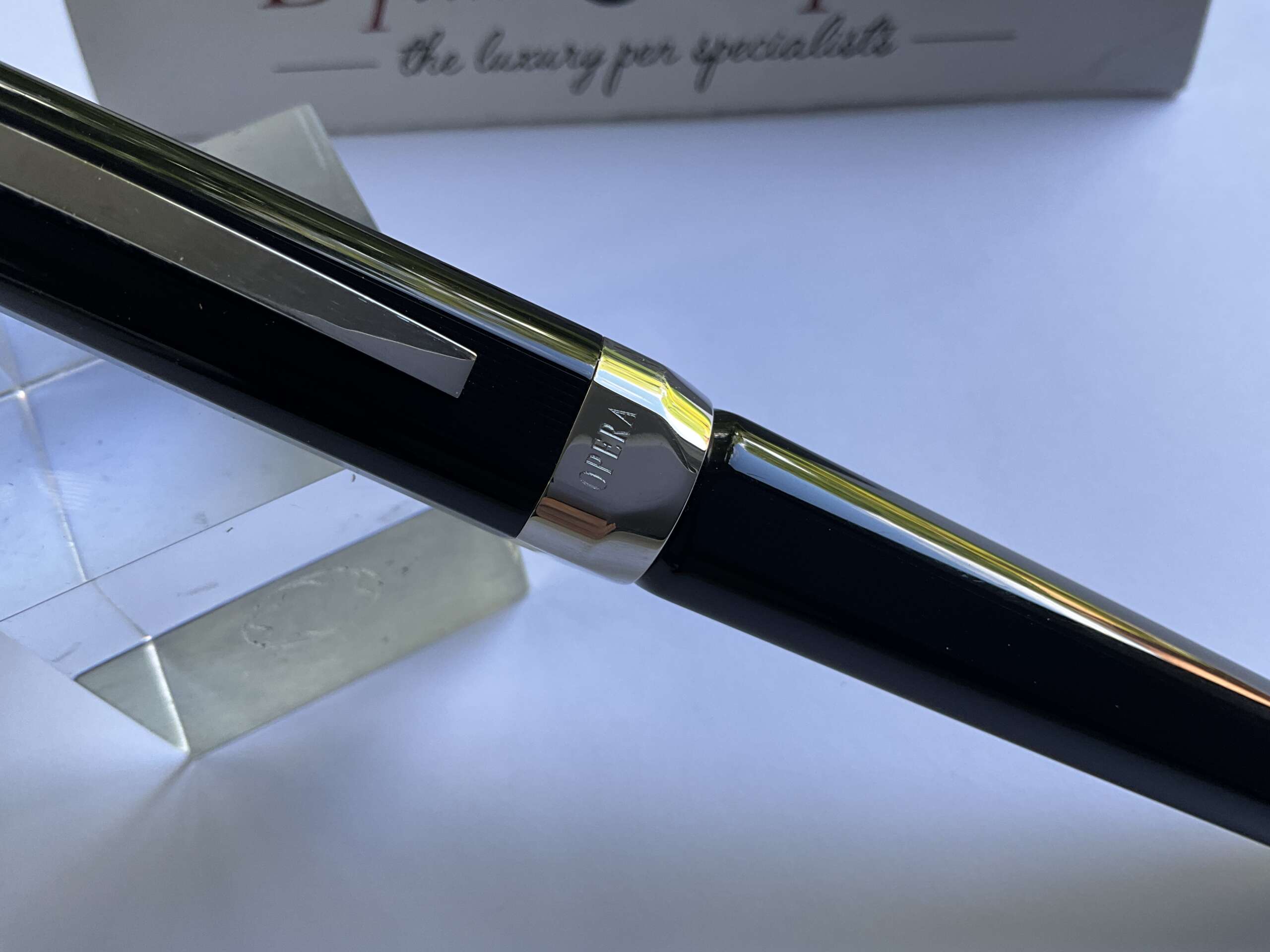 Visconti Opera Master Black Pinstripe fountain pen - Image 4