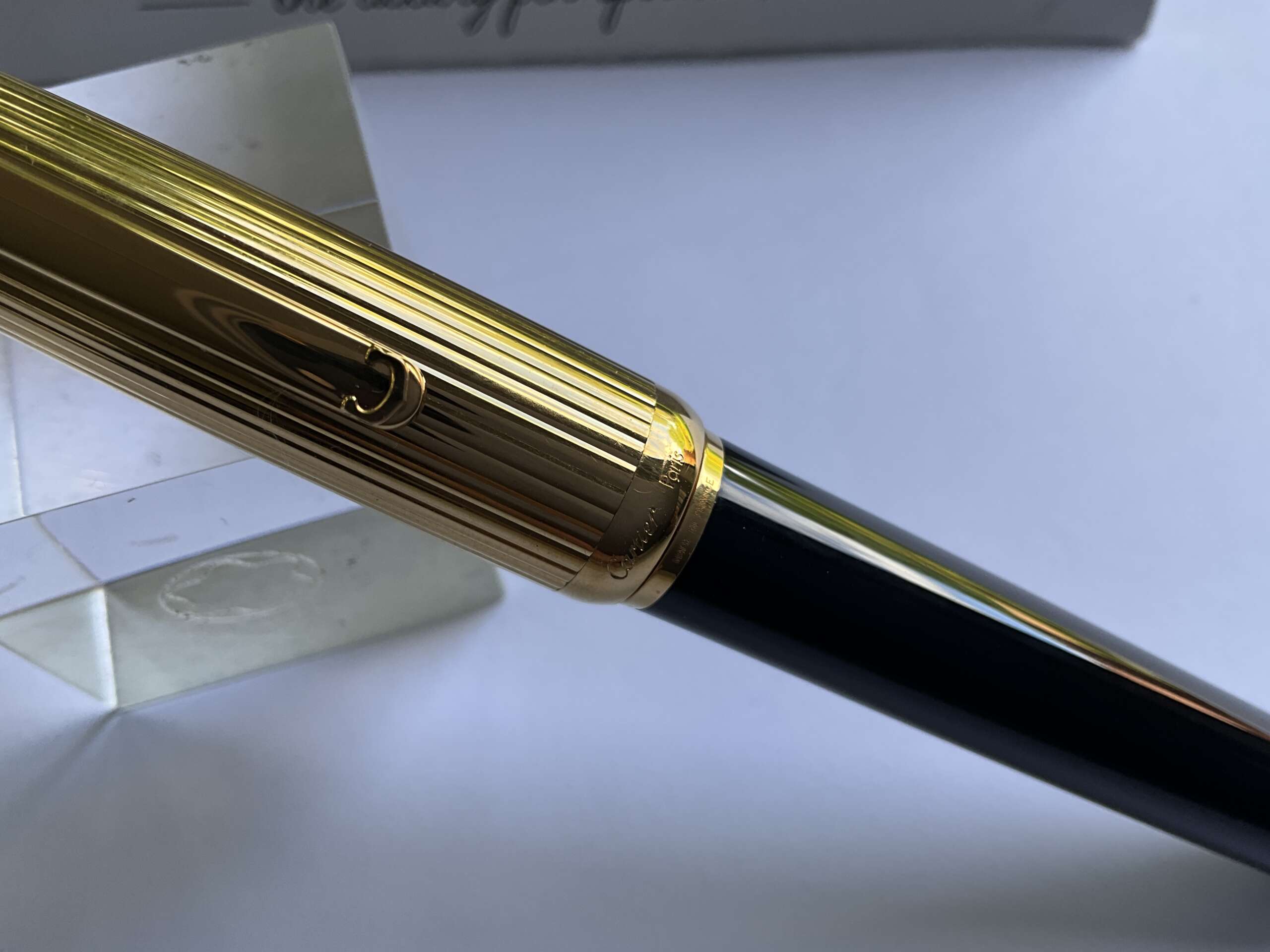 Cartier Louis Black Lacquer & Gold Plated Godron Fountain Pen - Image 3
