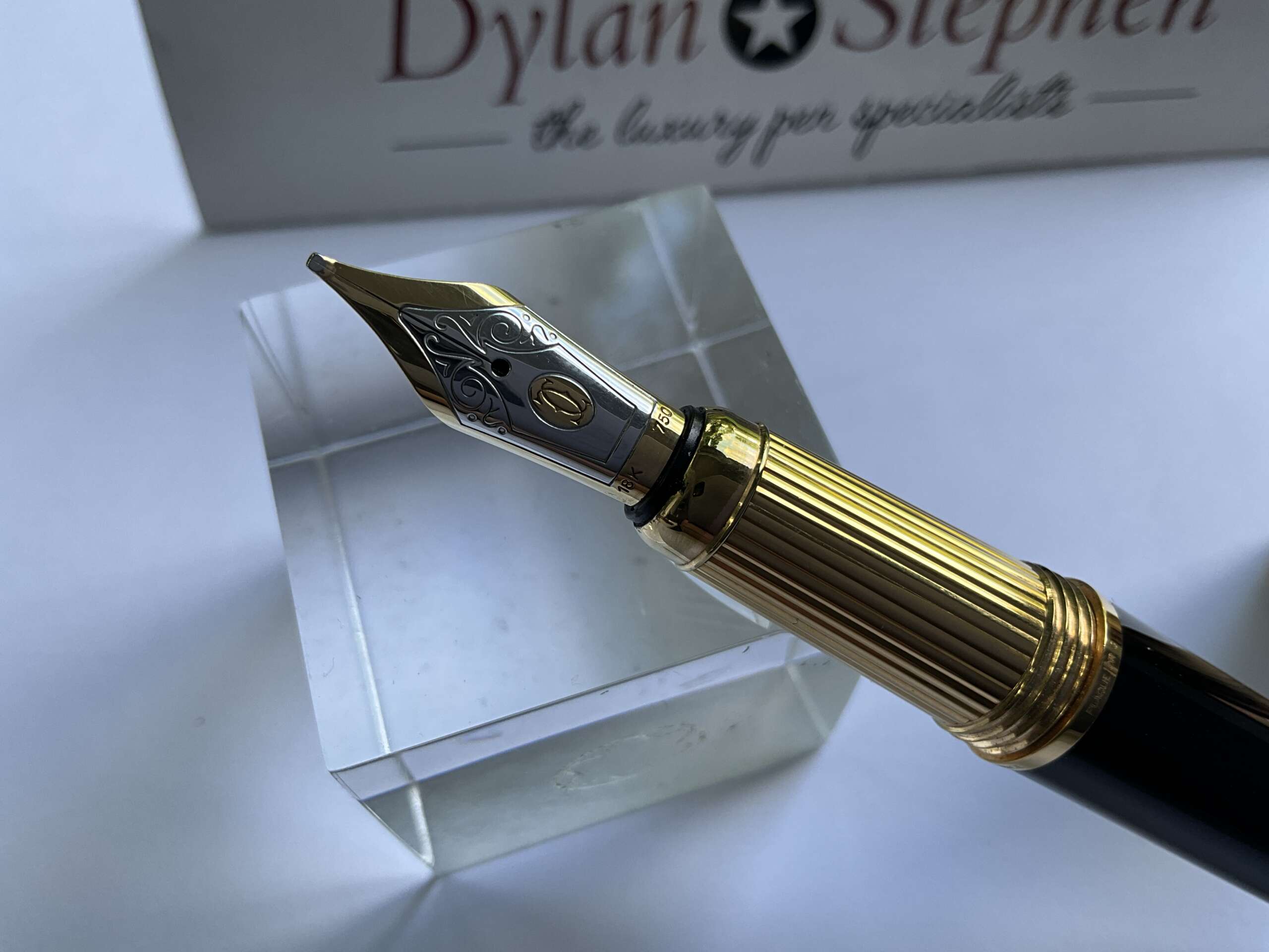 Cartier Louis Black Lacquer & Gold Plated Godron Fountain Pen - Image 2