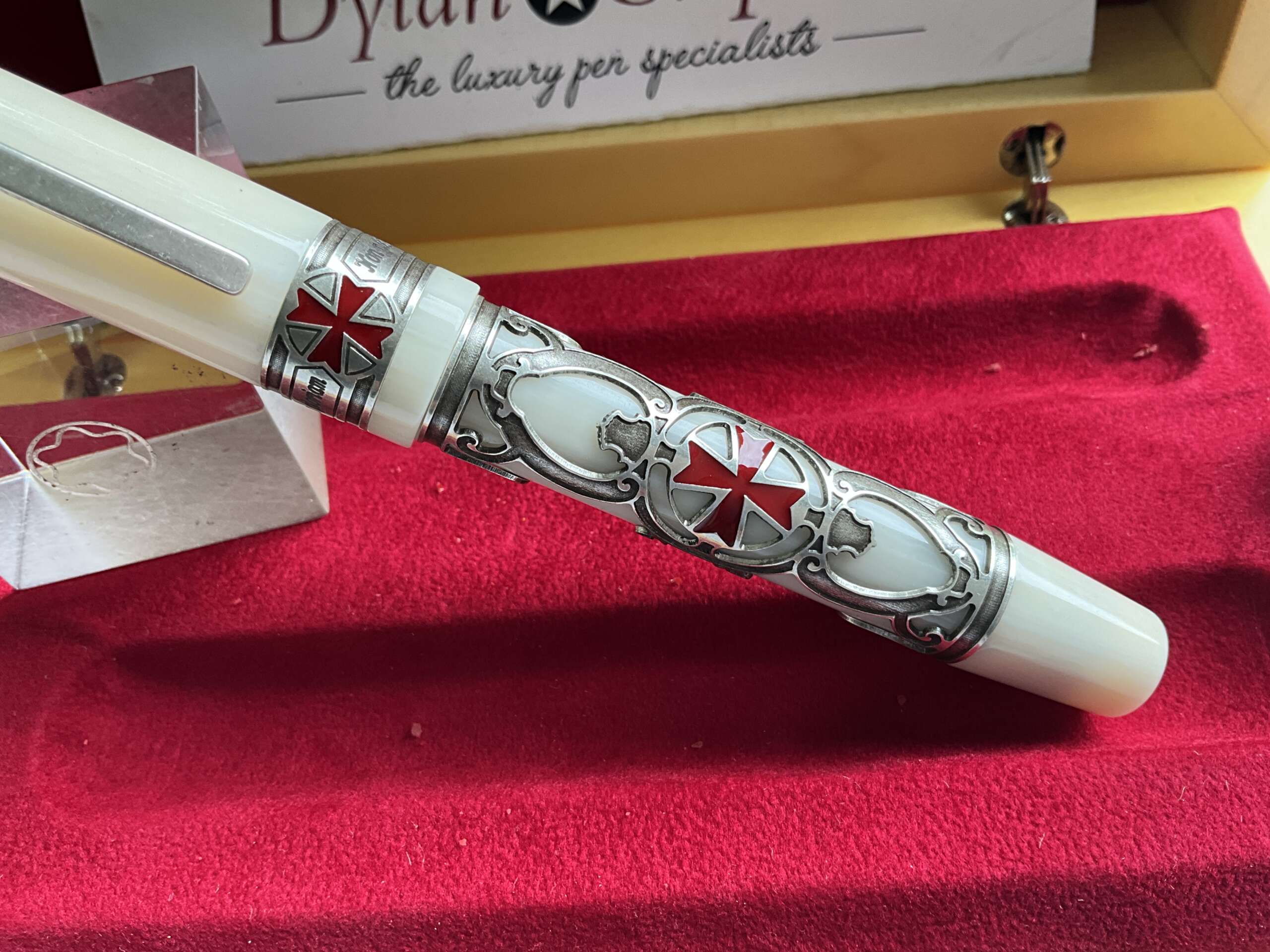 Visconti Templari The Knights Templar Limited Edition fountain pen - Image 3