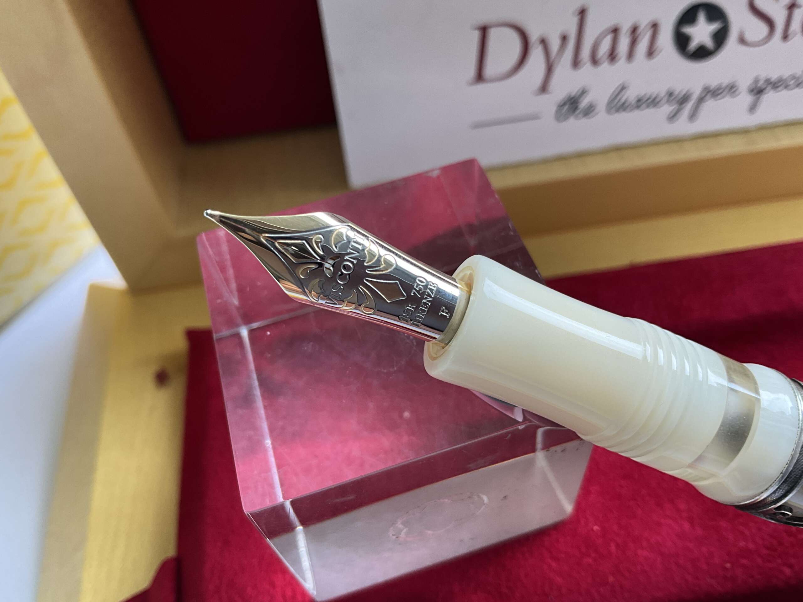 Visconti Templari The Knights Templar Limited Edition fountain pen - Image 2