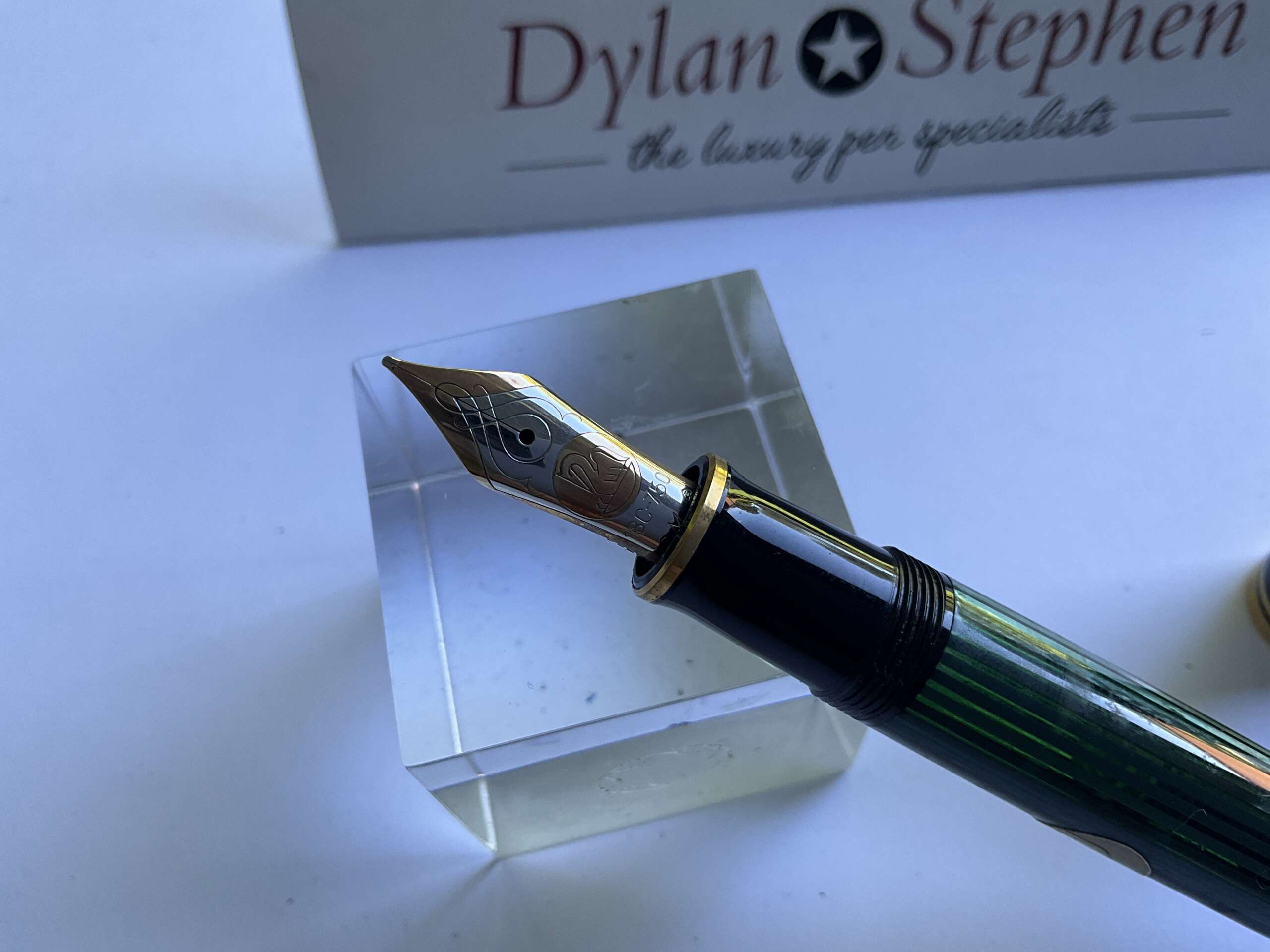 Pelikan Souveran M800 Green and Black fountain pen - Image 2