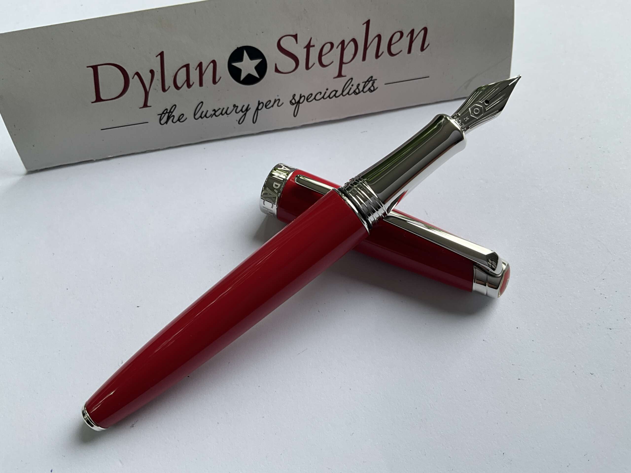 Caran d'Ache Leman V2 Scarlett Red Fountain Pen - Image 4
