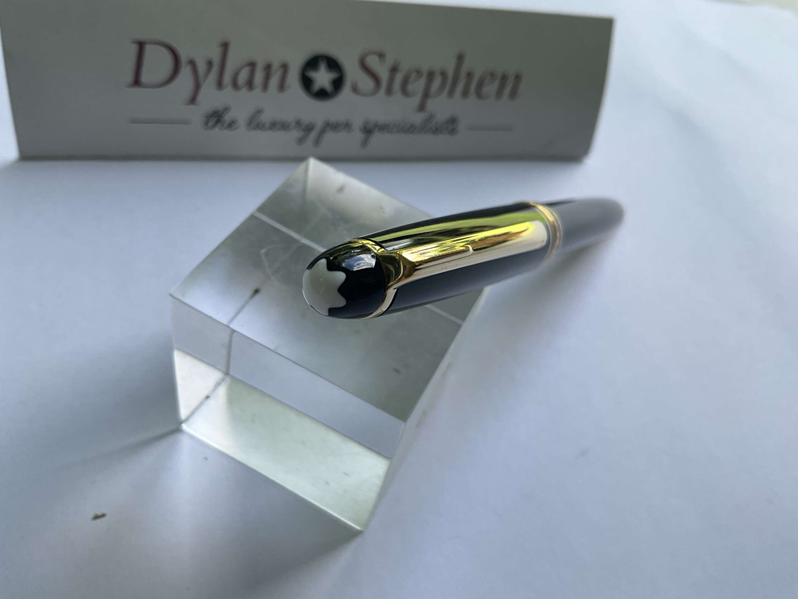 Montblanc Meisterstuck 164 Classique Gold Line Ballpoint Pen - Image 2