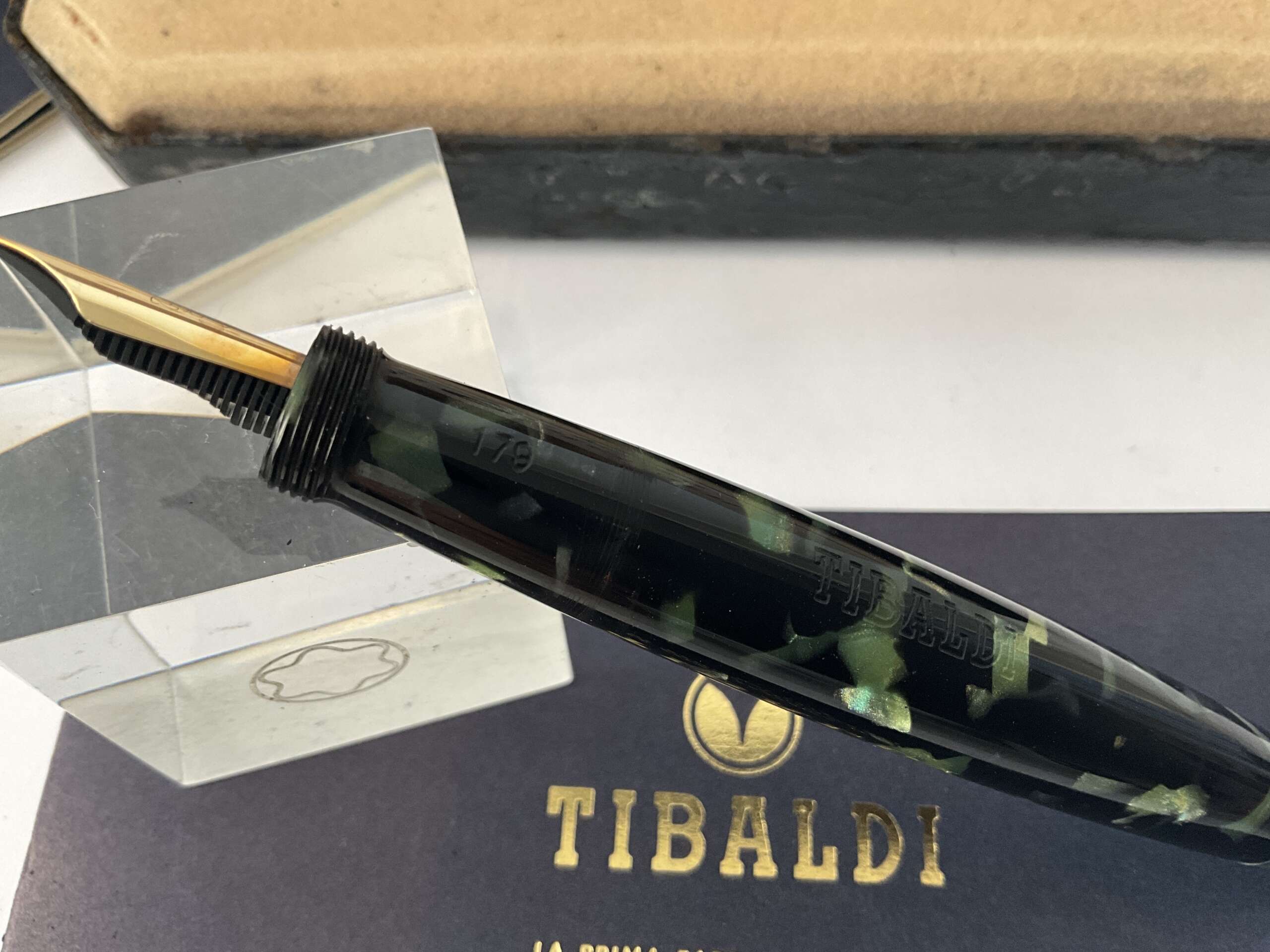 Tibaldi Modello 60 Green Celluloid Limited Edition fountain pen - Image 4